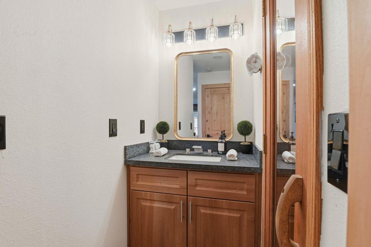 Soda Springs, California, 95728, United States, 3 Bedrooms Bedrooms, ,2 BathroomsBathrooms,Residential,For Sale,1998980