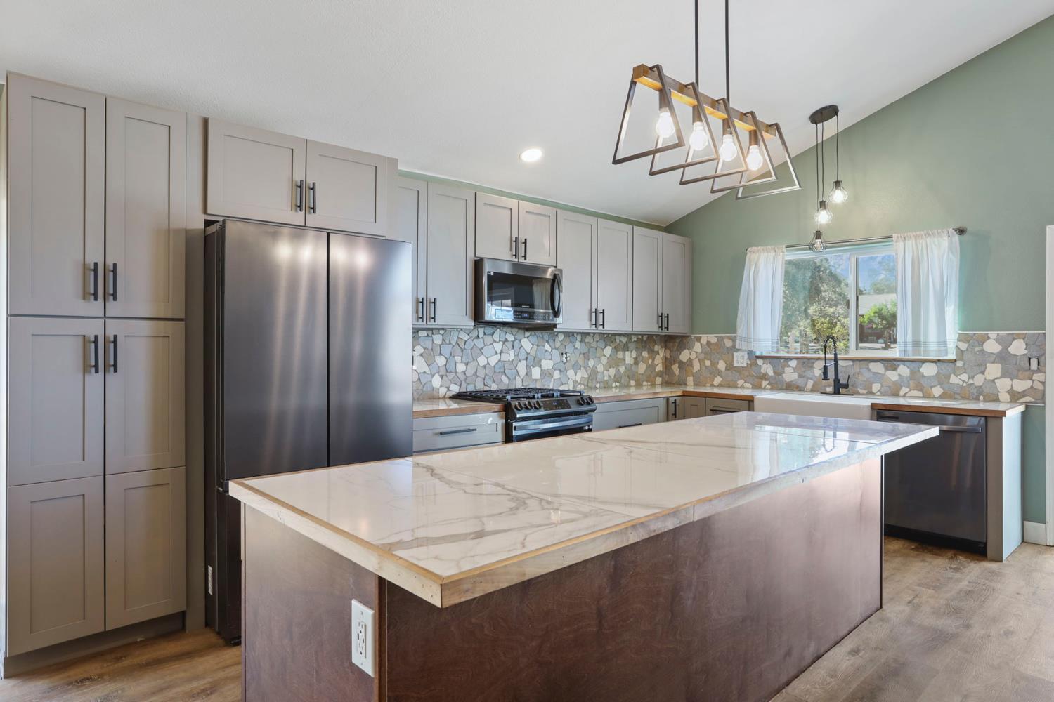 Valley Springs, California, 95252, United States, 3 Bedrooms Bedrooms, ,2 BathroomsBathrooms,Residential,For Sale,1978438