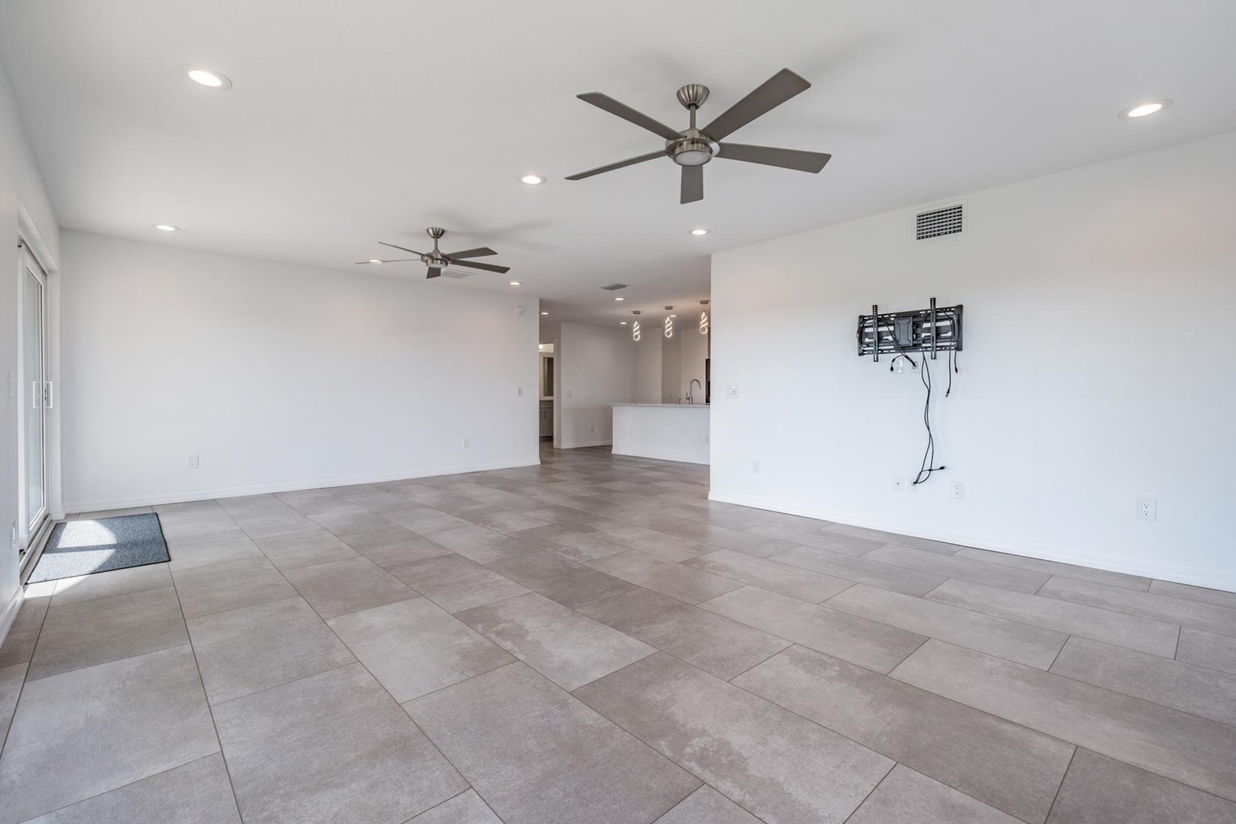 Tarpon Springs, Florida, 34689, United States, 4 Bedrooms Bedrooms, ,4 BathroomsBathrooms,Residential,For Sale,1863560