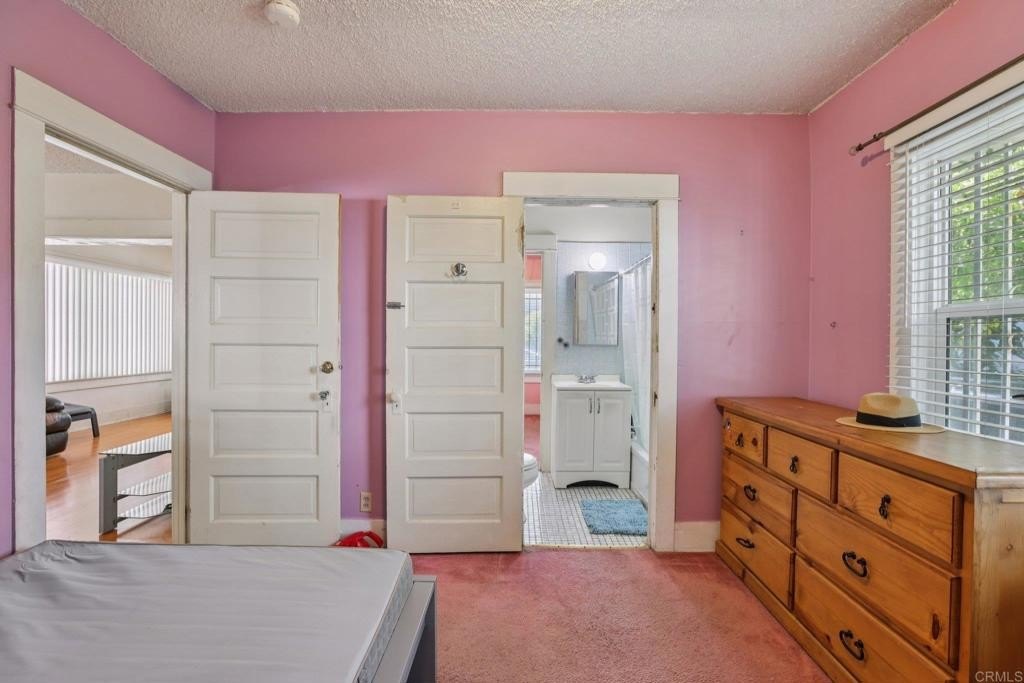 Los Angeles, California, 90038, United States, 3 Bedrooms Bedrooms, ,2 BathroomsBathrooms,Residential,For Sale,1925256