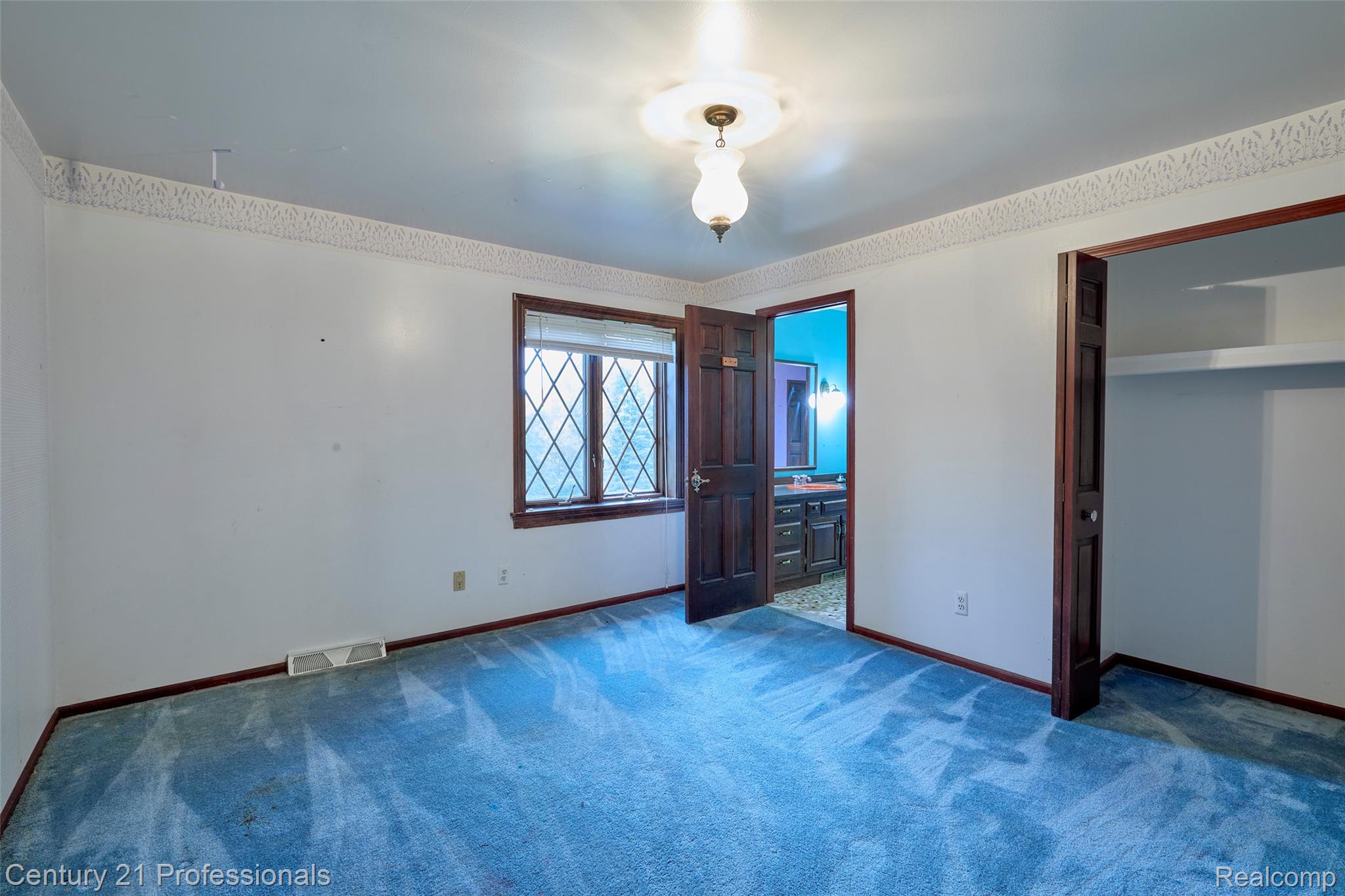 Rochester, Michigan, 48306, United States, 5 Bedrooms Bedrooms, ,6 BathroomsBathrooms,Residential,For Sale,1987117