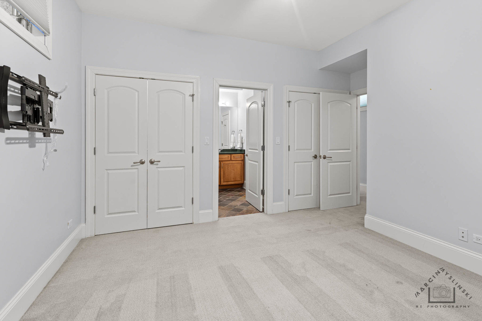 Chicago, Illinois, 60657, United States, 5 Bedrooms Bedrooms, ,4 BathroomsBathrooms,Residential,For Sale,1974505