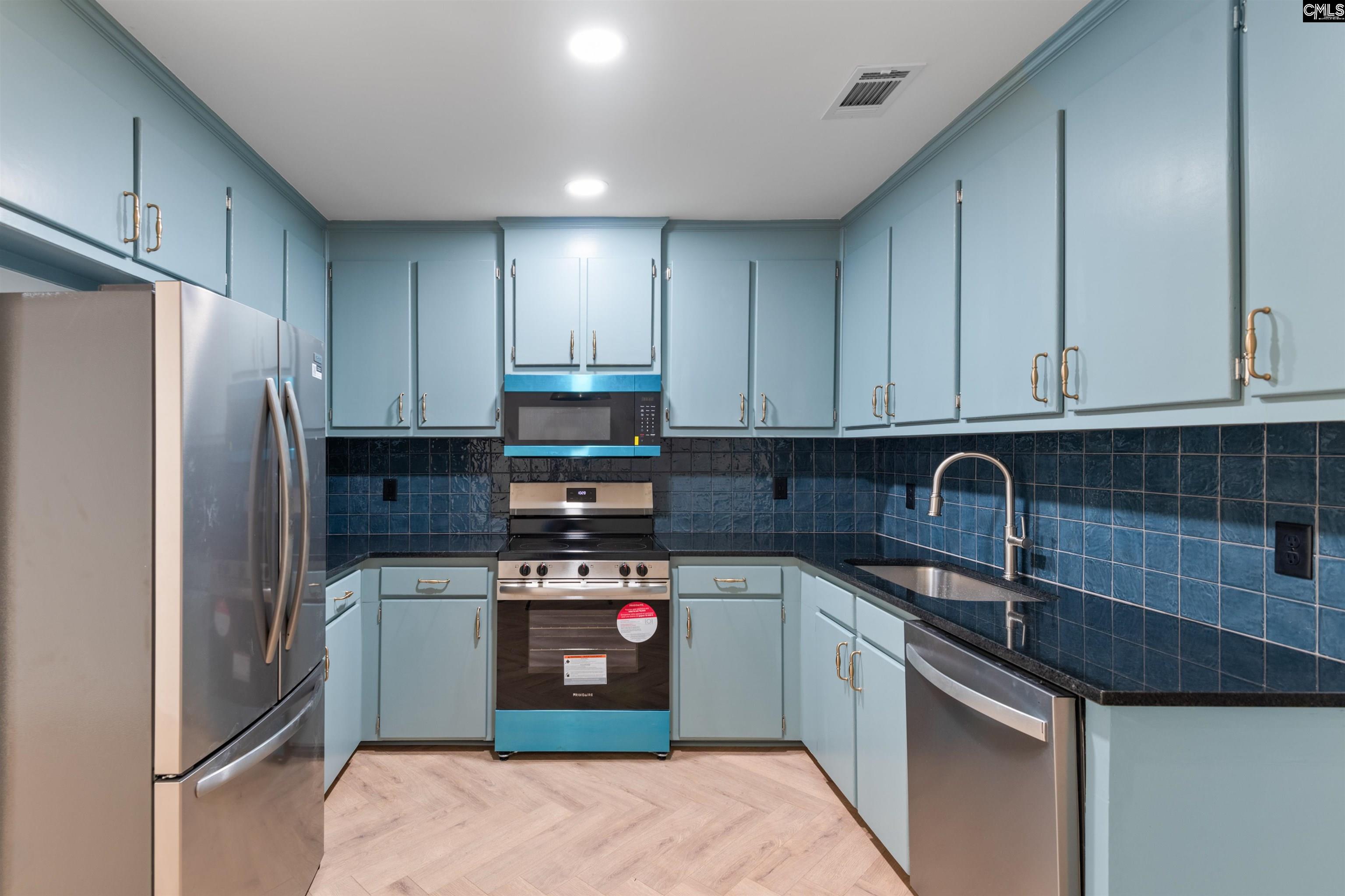 Columbia, South Carolina, 29201, United States, ,3 BathroomsBathrooms,Residential,For Sale,1926289