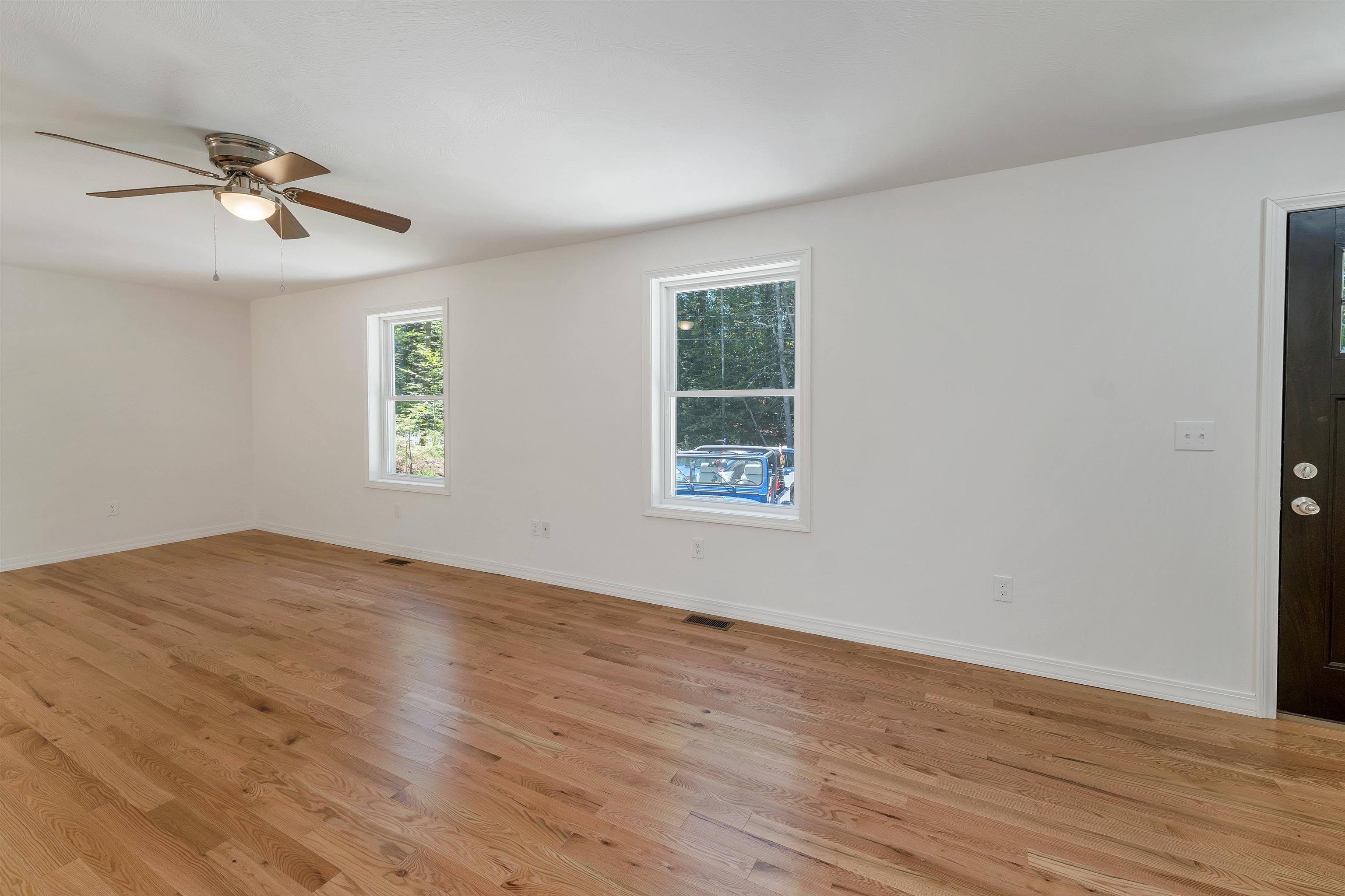 Bennington, New Hampshire, 03442, United States, 3 Bedrooms Bedrooms, ,2 BathroomsBathrooms,Residential,For Sale,1898255