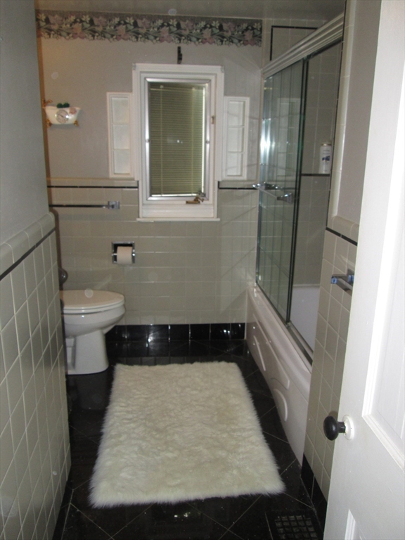 Melrose, Massachusetts, 02176, United States, 4 Bedrooms Bedrooms, ,2 BathroomsBathrooms,Residential,For Sale,1950992