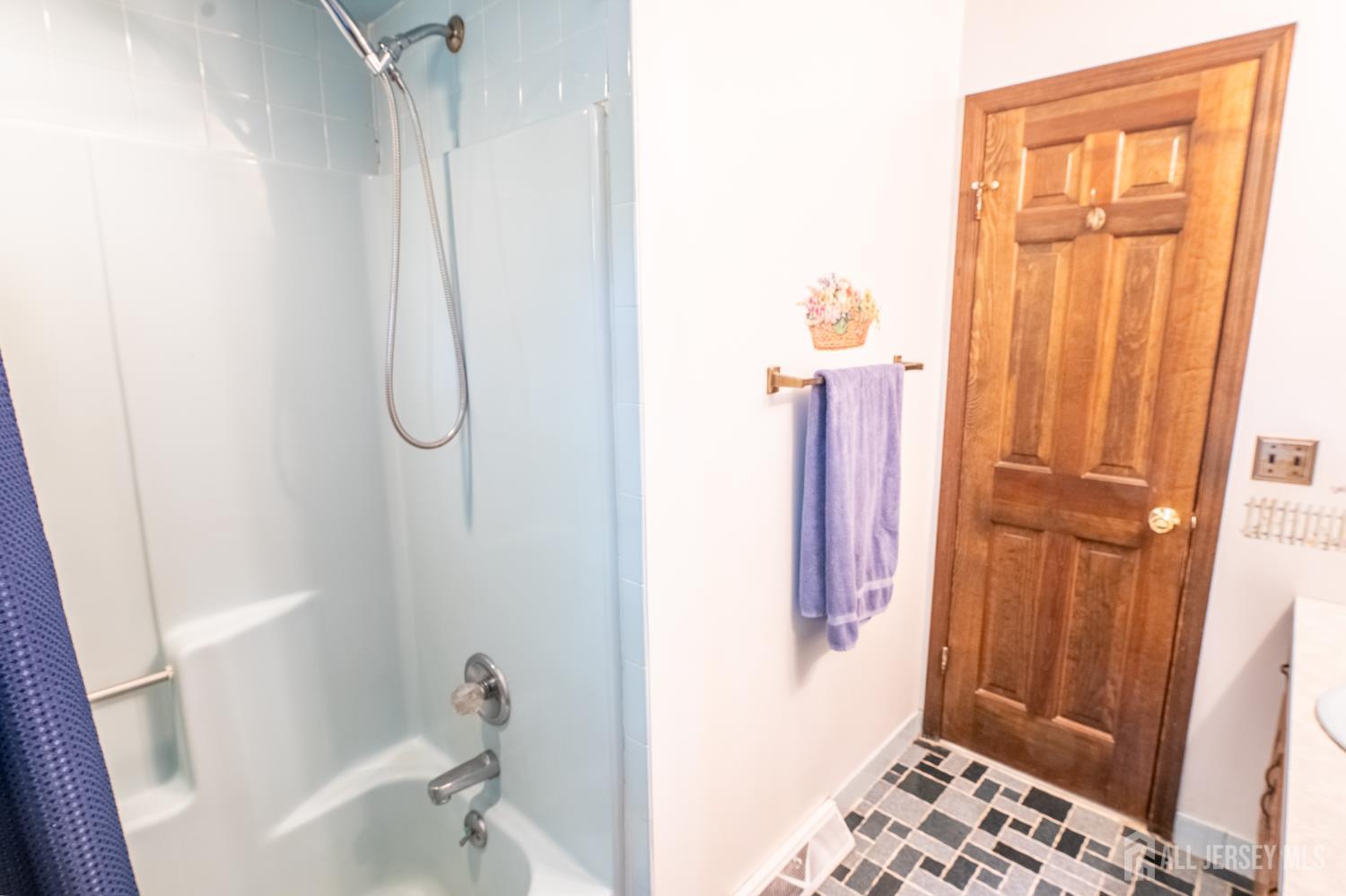 Monroe, New Jersey, 08831, United States, 6 Bedrooms Bedrooms, ,4 BathroomsBathrooms,Residential,For Sale,1916788