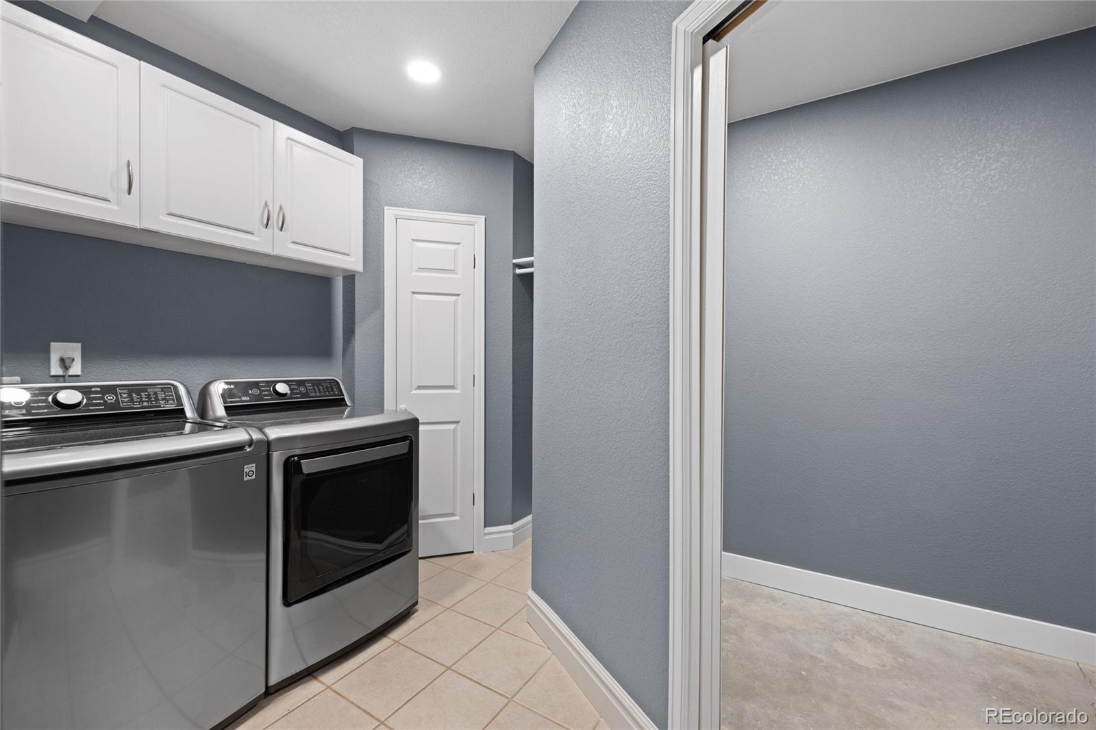 Littleton, Colorado, 80125, United States, 4 Bedrooms Bedrooms, ,1 BathroomBathrooms,Residential,For Sale,1958301
