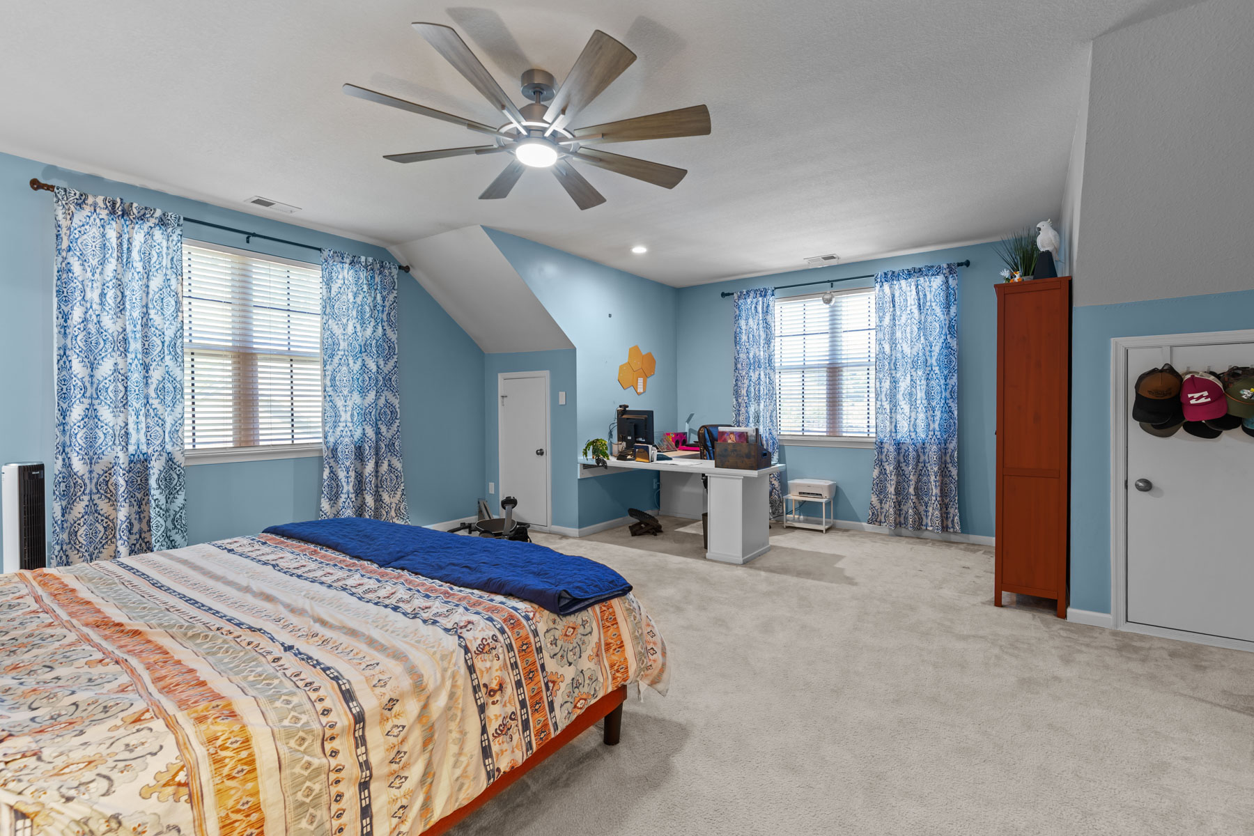  6823 Watch Harbour Circle, Hayes, VA 23072 - 物件實景