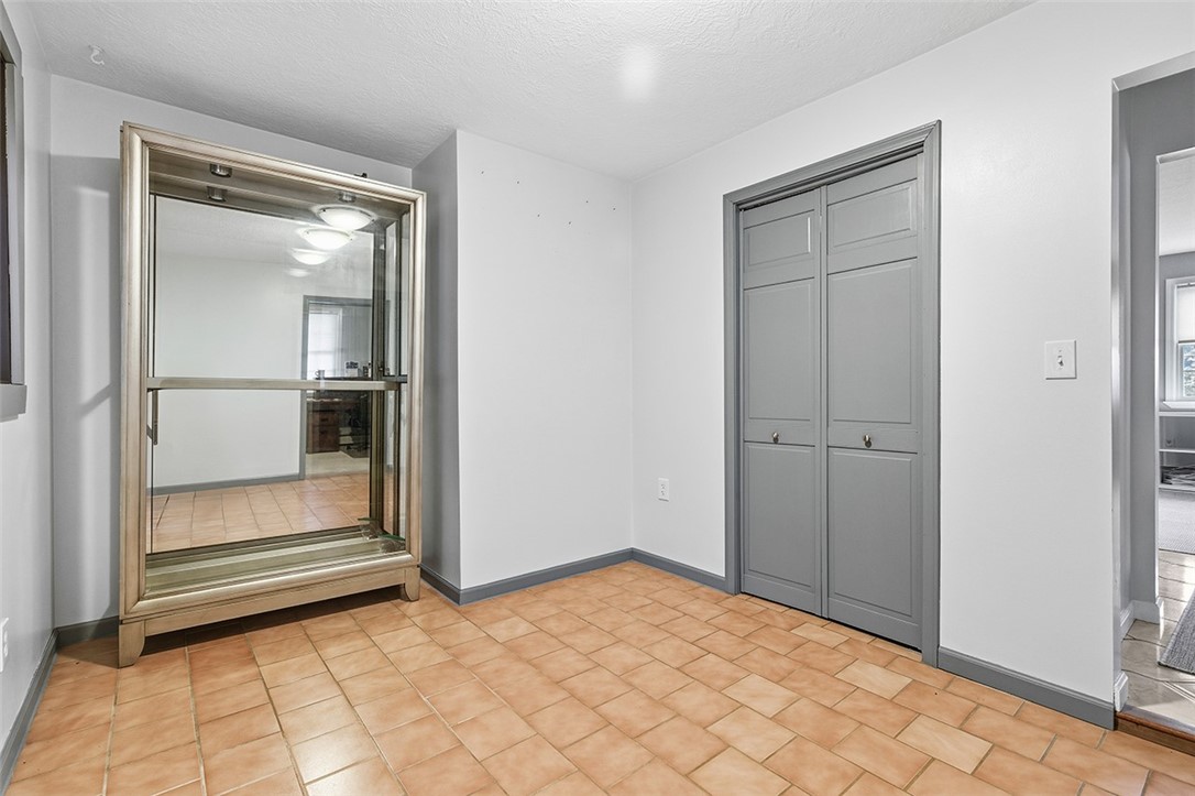 Robinson Twp, Pennsylvania, 15108, United States, 4 Bedrooms Bedrooms, ,5 BathroomsBathrooms,Residential,For Sale,1997080