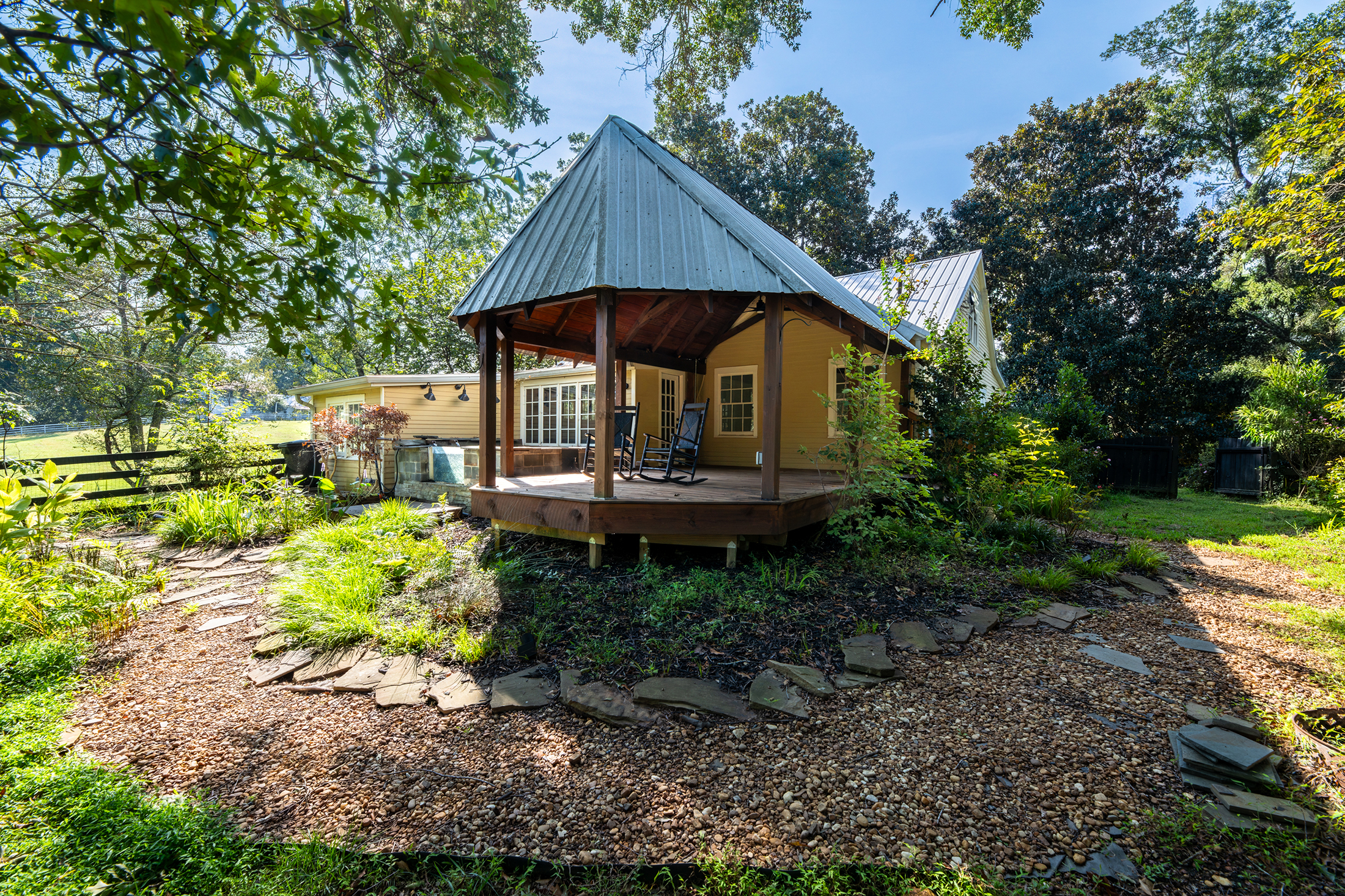  A Timeless Farmhouse Retreat on 7.3 Acres in Milton near Birmingham Crossroads - 物件實景