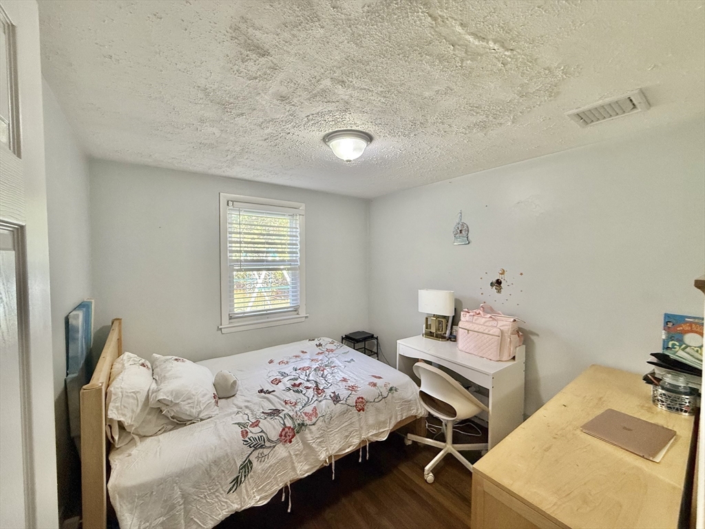 Stoughton, Massachusetts, 02072, United States, 3 Bedrooms Bedrooms, ,1 BathroomBathrooms,Residential,For Sale,1978457