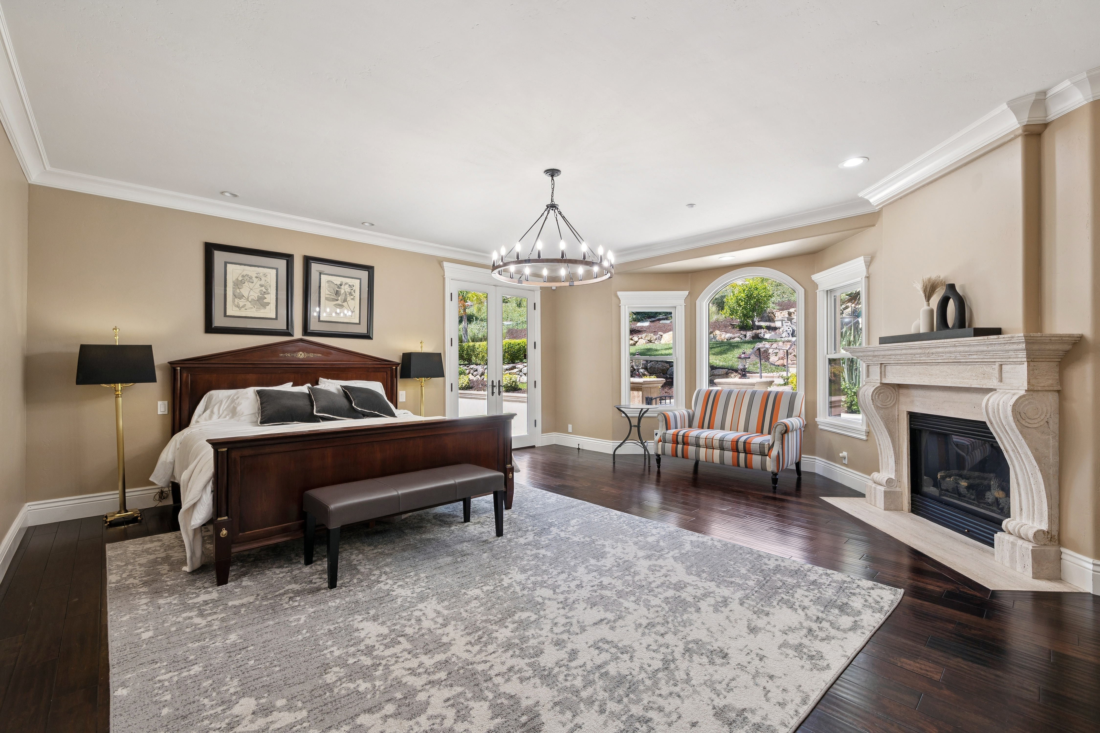  Grand Mediterranean Estate with Private Multi-Generational Wing - 物件實景