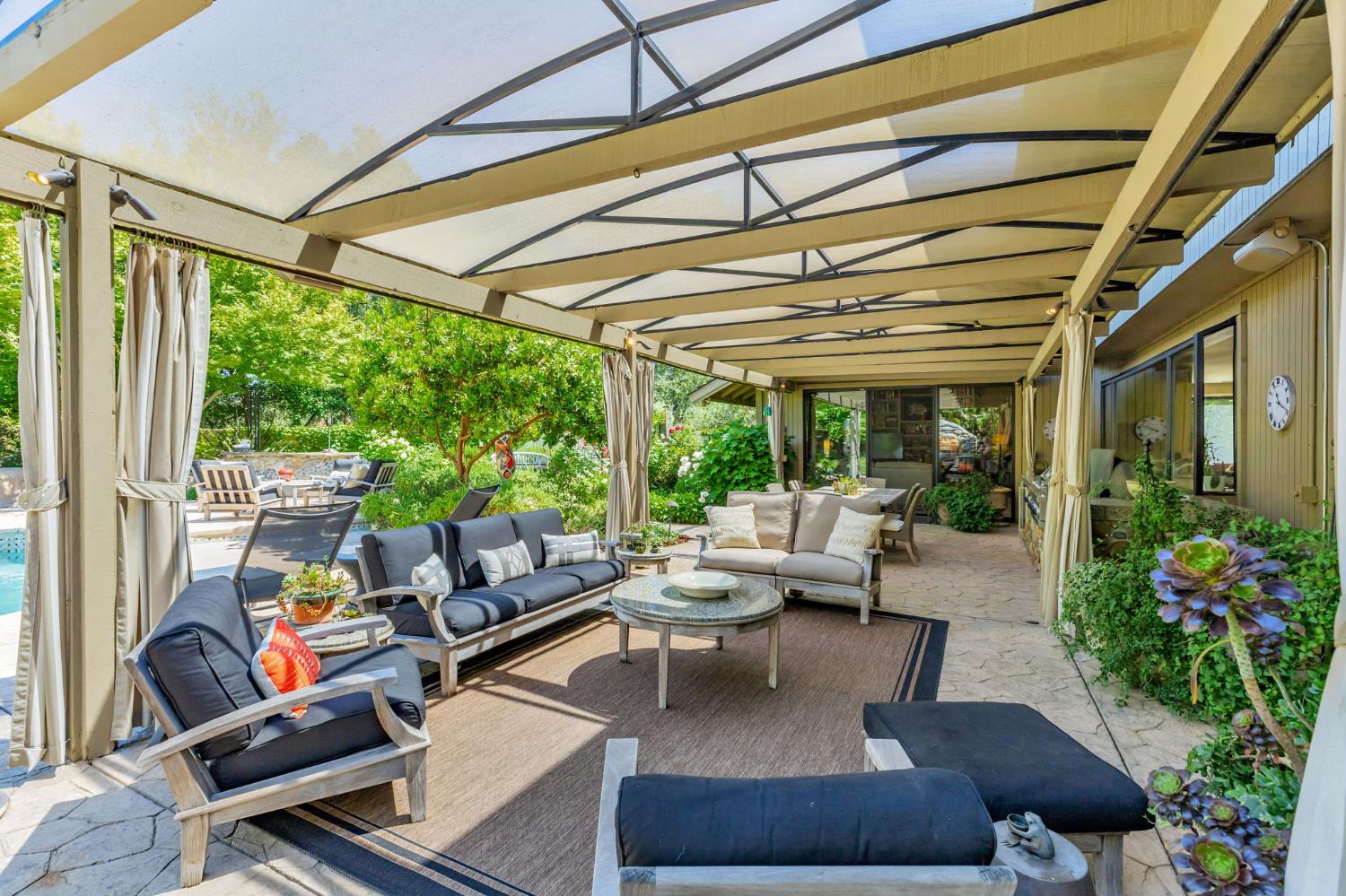 Gold River, California, 95670, United States, 4 Bedrooms Bedrooms, ,5 BathroomsBathrooms,Residential,For Sale,1987751