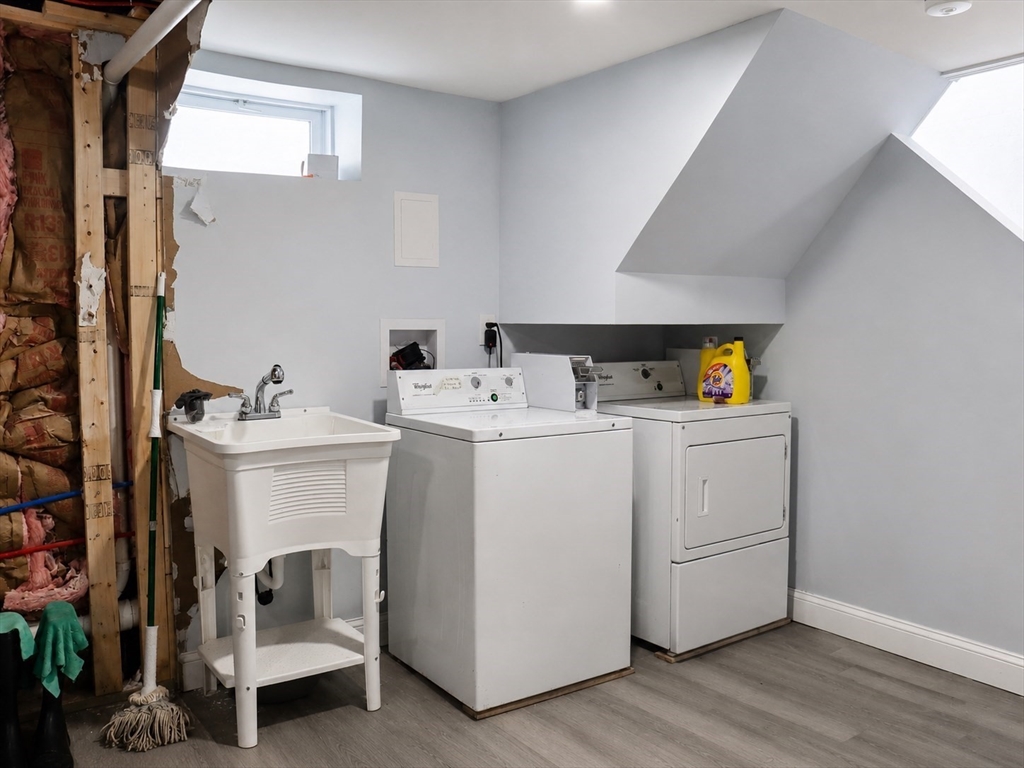 Lynn, Massachusetts, 01904, United States, 8 Bedrooms Bedrooms, ,4 BathroomsBathrooms,Residential,For Sale,2048098