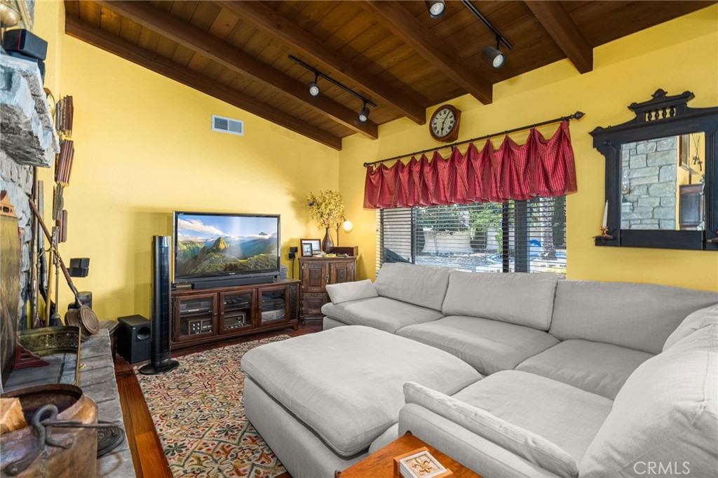 Upland, California, 91784, United States, 3 Bedrooms Bedrooms, ,2 BathroomsBathrooms,Residential,For Sale,1978037