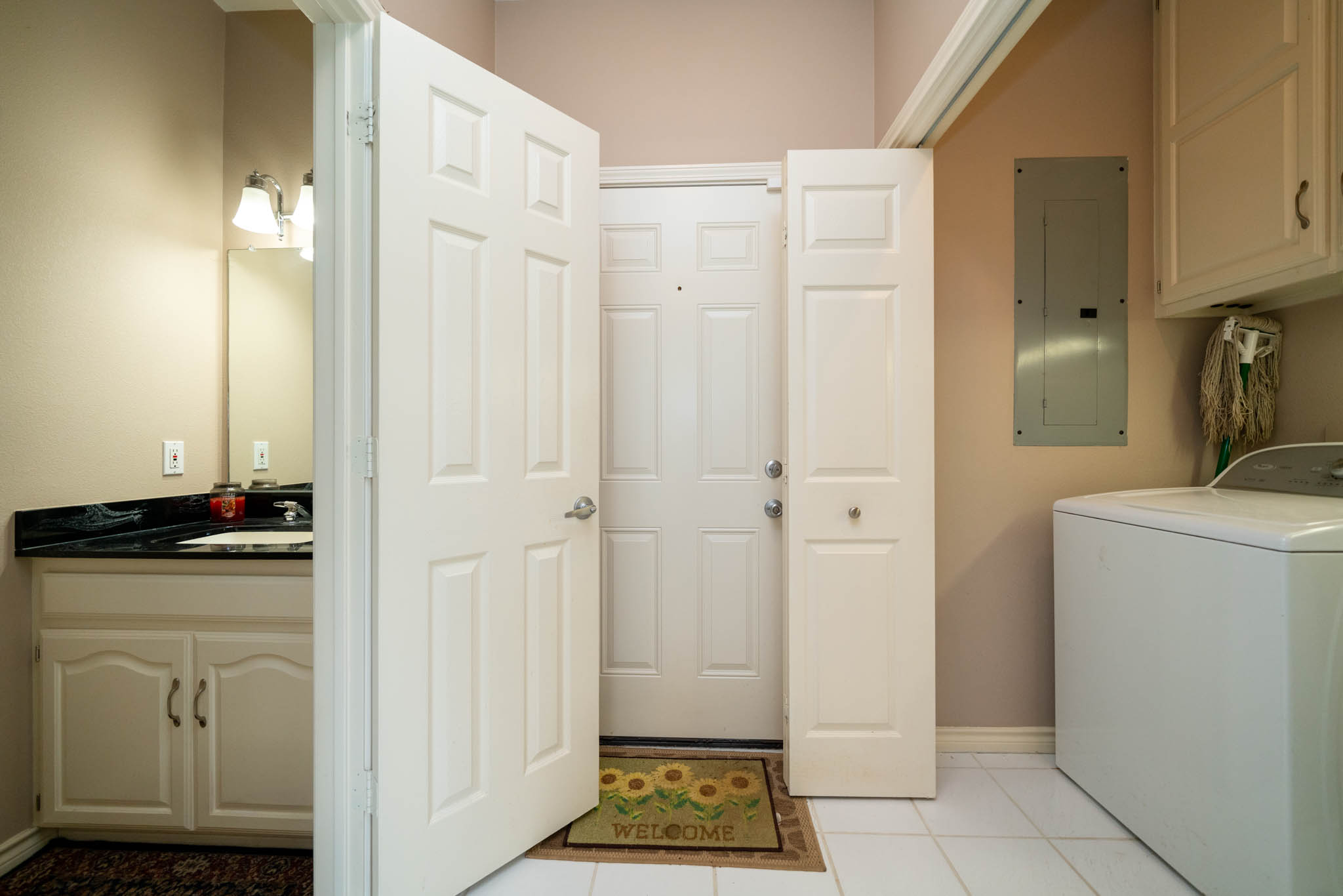 Jacksonville, Texas, 75766, United States, 3 Bedrooms Bedrooms, ,4 BathroomsBathrooms,Residential,For Sale,1984129