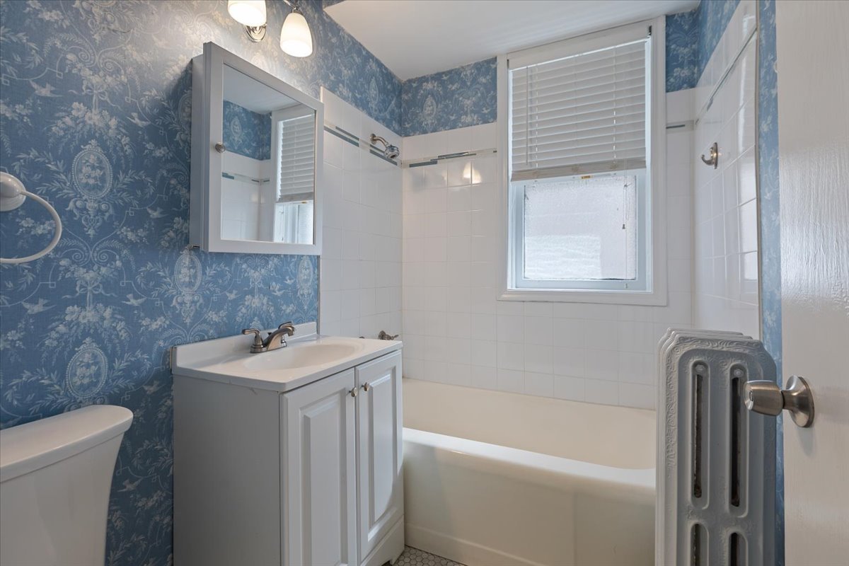 Evanston, Illinois, 60202, United States, 4 Bedrooms Bedrooms, ,Residential,For Sale,1923583