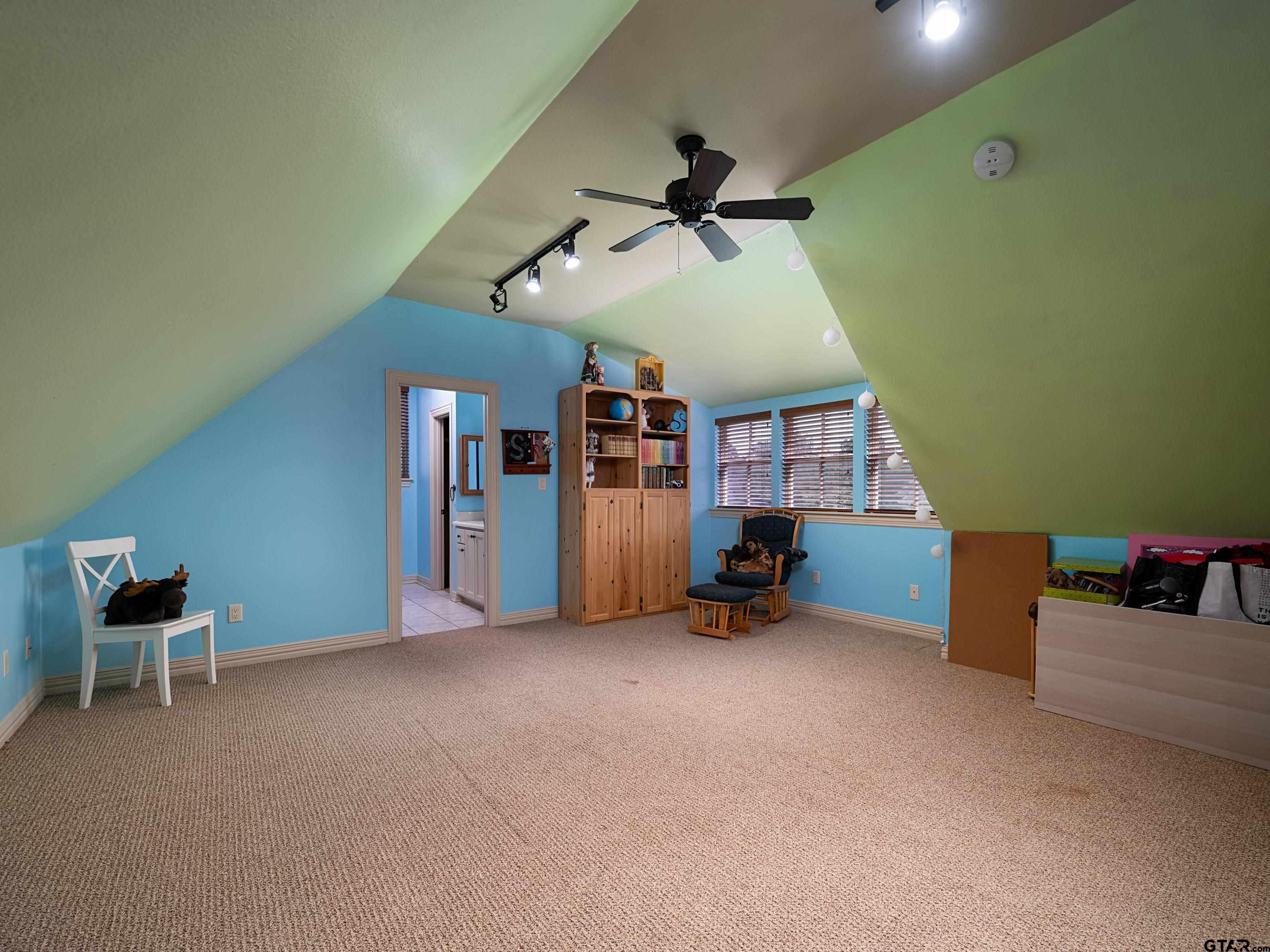 Tyler, Texas, 75703, United States, 4 Bedrooms Bedrooms, ,6 BathroomsBathrooms,Residential,For Sale,1965330