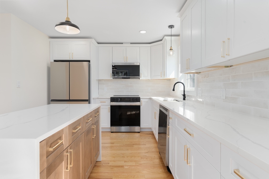 Attleboro, Massachusetts, 02703, United States, 3 Bedrooms Bedrooms, ,3 BathroomsBathrooms,Residential,For Sale,1908600