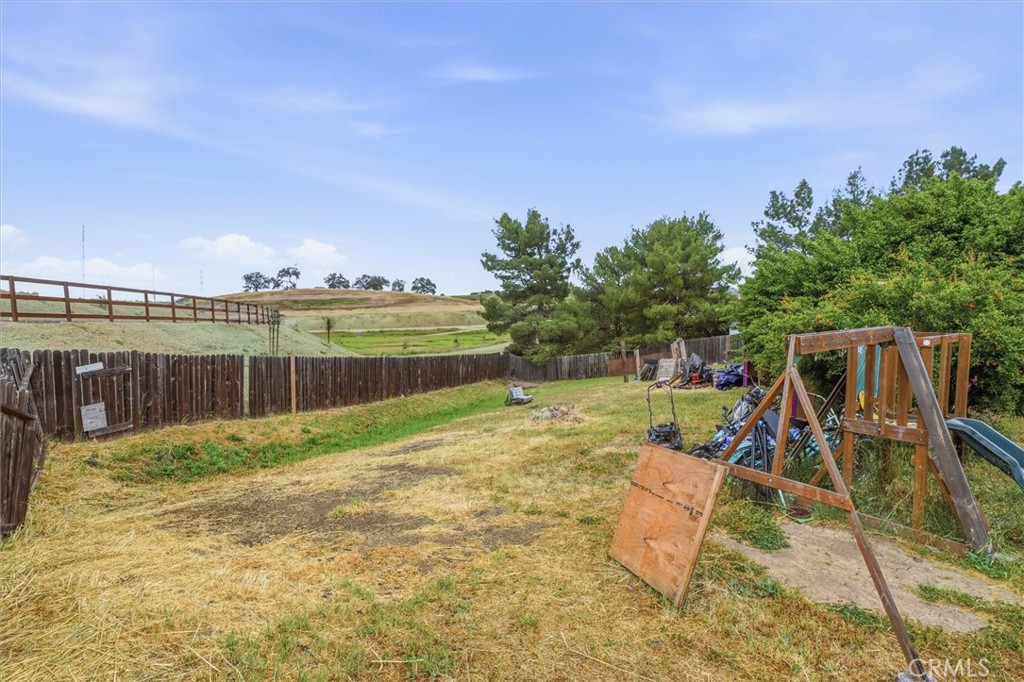 Paso Robles, California, 93446, United States, 5 Bedrooms Bedrooms, ,2 BathroomsBathrooms,Residential,For Sale,2034099