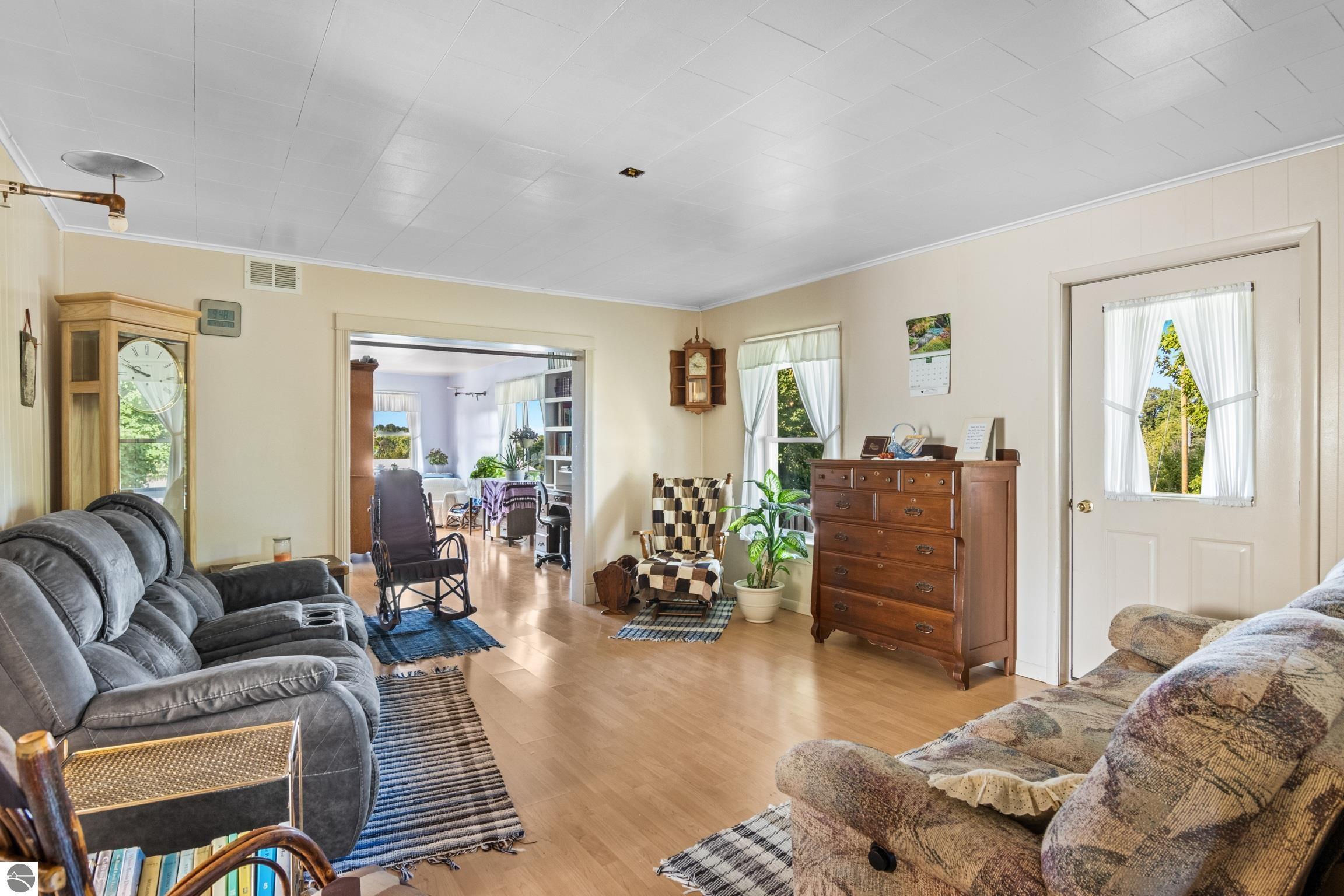 Leroy, Michigan, 49655-8142, United States, 5 Bedrooms Bedrooms, ,3 BathroomsBathrooms,Residential,For Sale,1949628