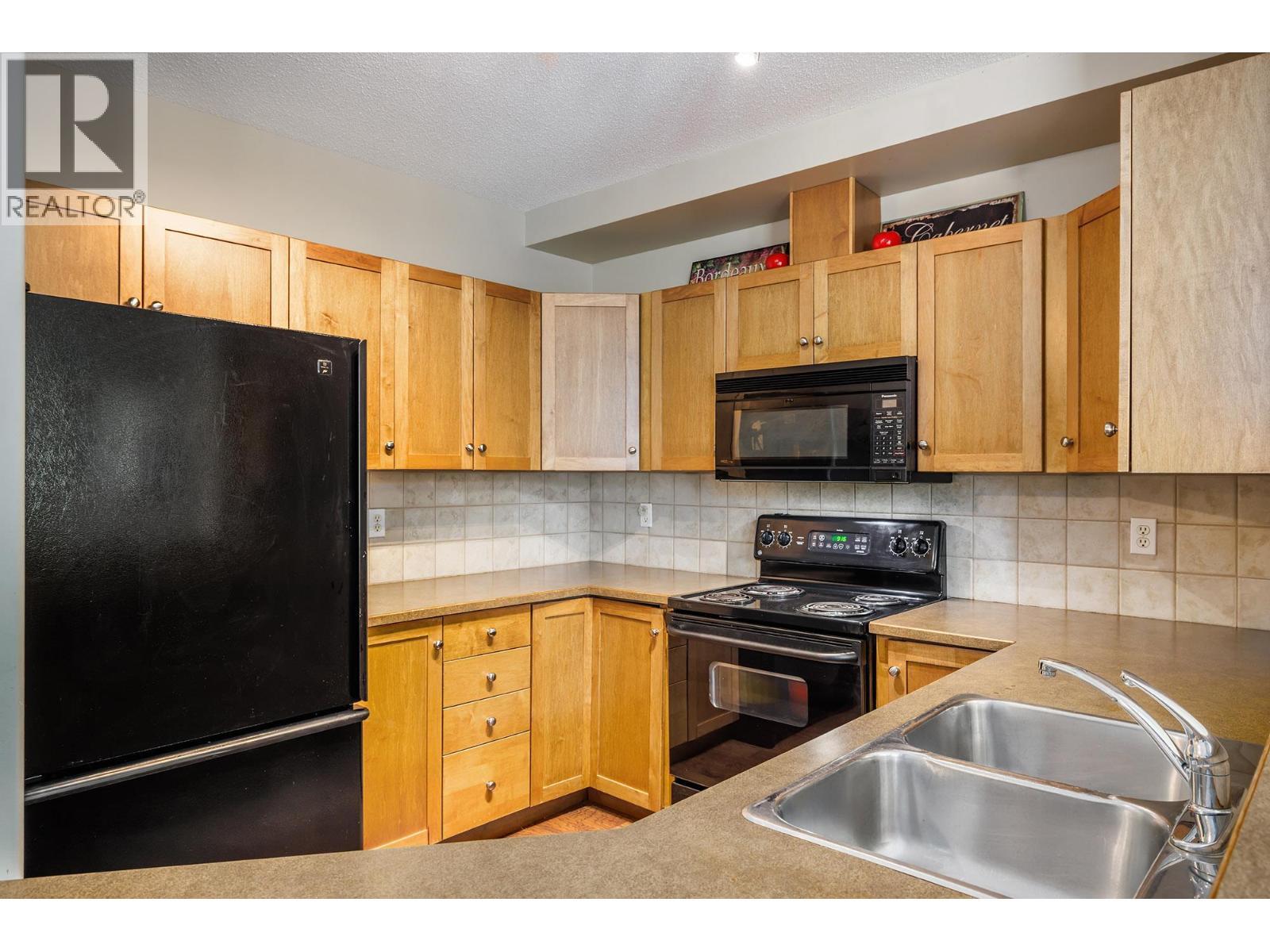 KELOWNA, British Columbia, V1Y 9W1, CA, 2 Bedrooms Bedrooms, ,2 BathroomsBathrooms,Residential,For Sale,1961456