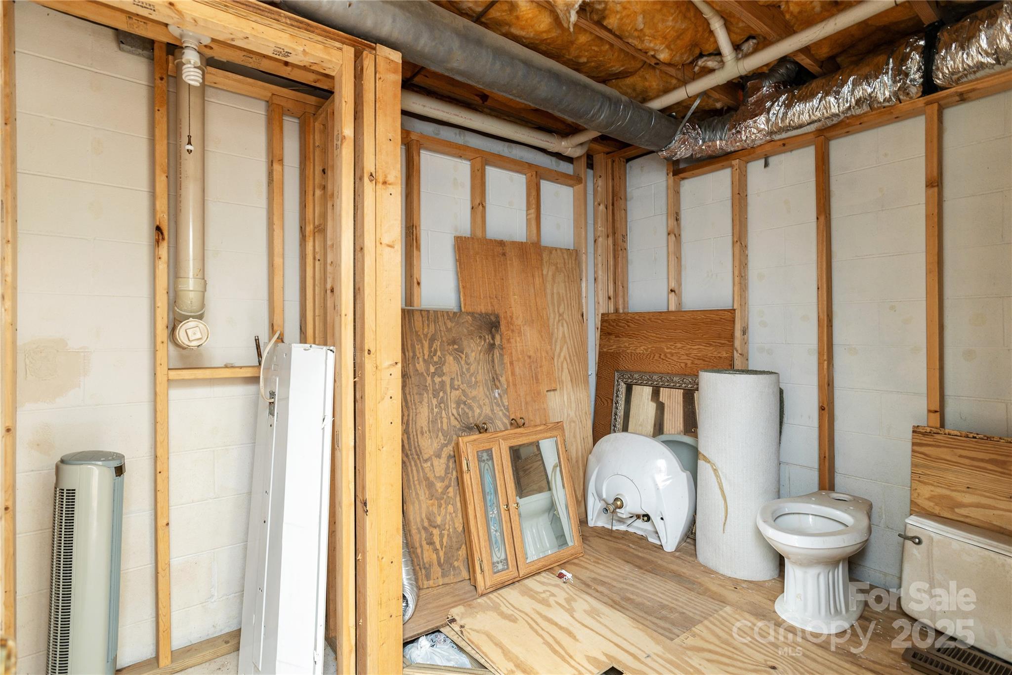 Hendersonville, North Carolina, 28791, United States, 3 Bedrooms Bedrooms, ,2 BathroomsBathrooms,Residential,For Sale,1910646