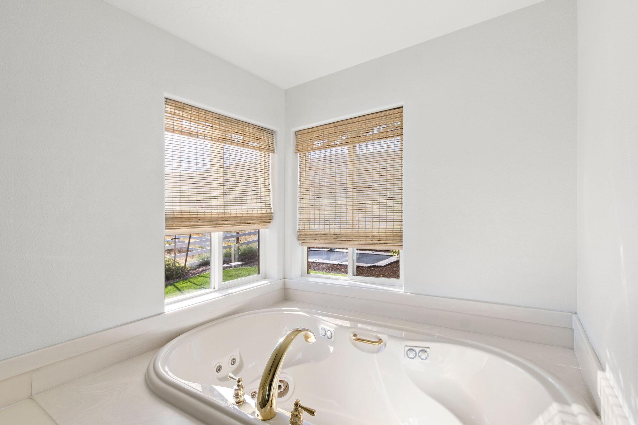 Parowan, Utah, 84761, United States, 6 Bedrooms Bedrooms, ,5 BathroomsBathrooms,Residential,For Sale,1995430