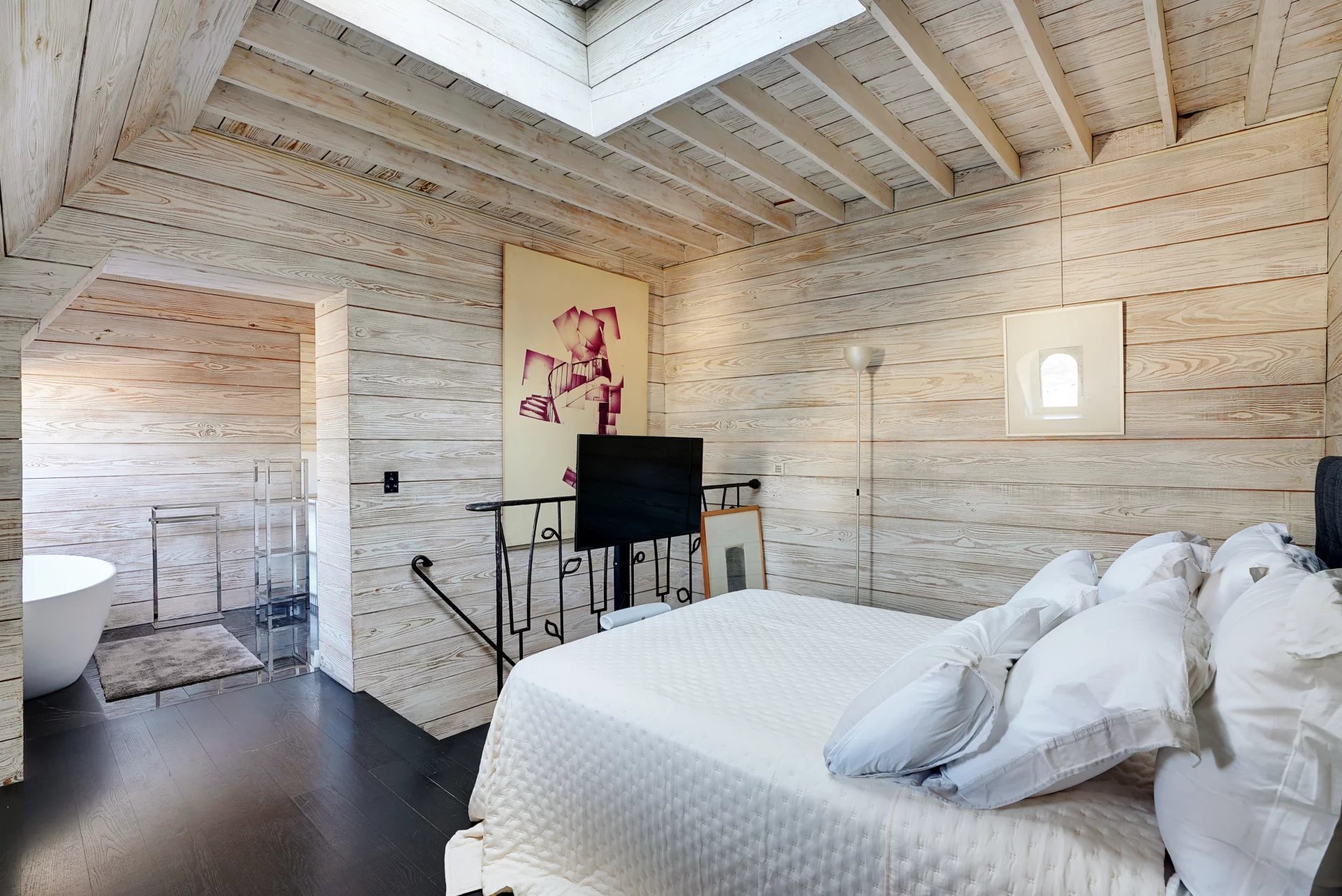 Paris 8th, Île-de-France, 75008, FR, 4 Bedrooms Bedrooms, ,2 BathroomsBathrooms,Residential,For Sale,1669090