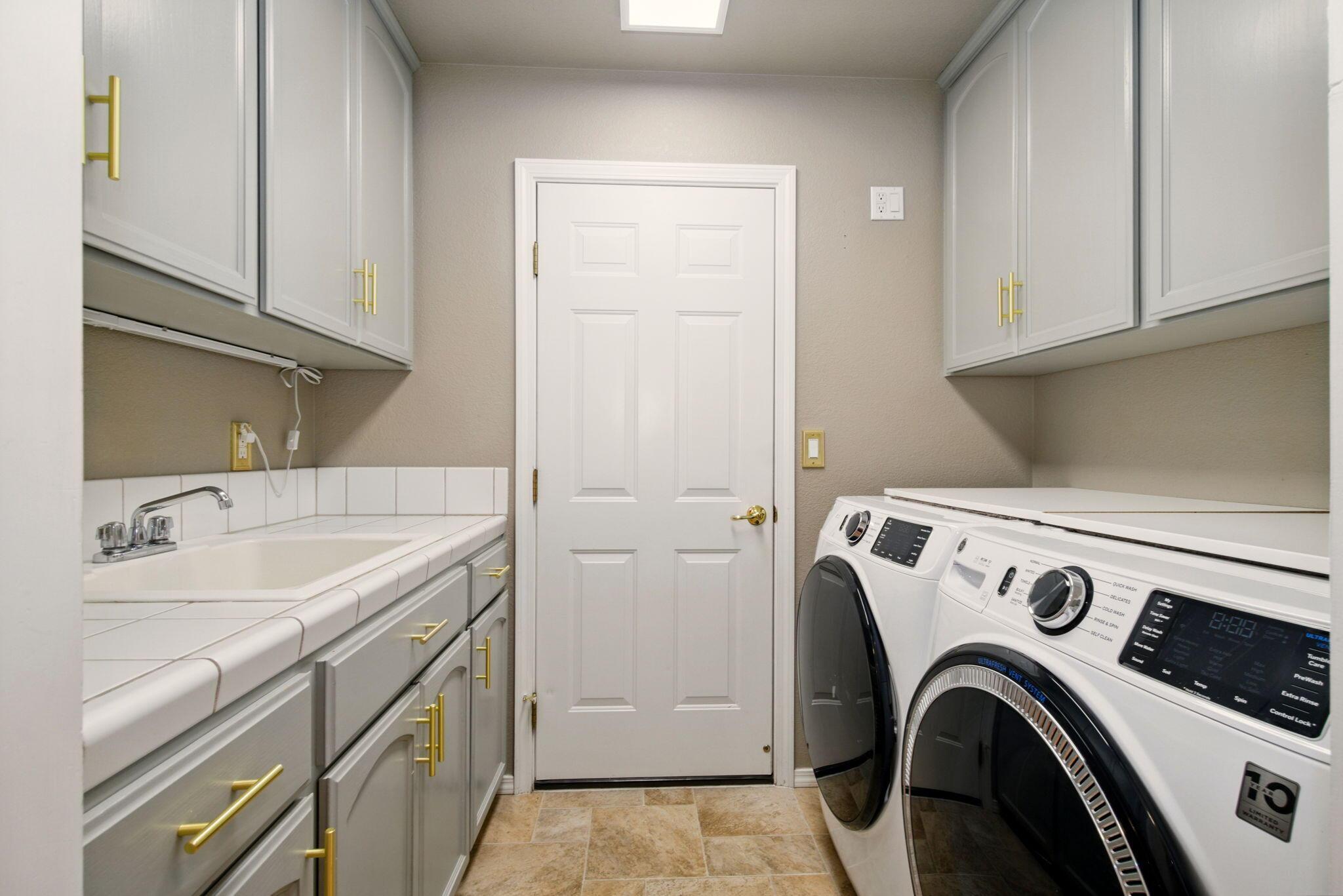 Central Point, Oregon, 97502, United States, 3 Bedrooms Bedrooms, ,2 BathroomsBathrooms,Residential,For Sale,1793291