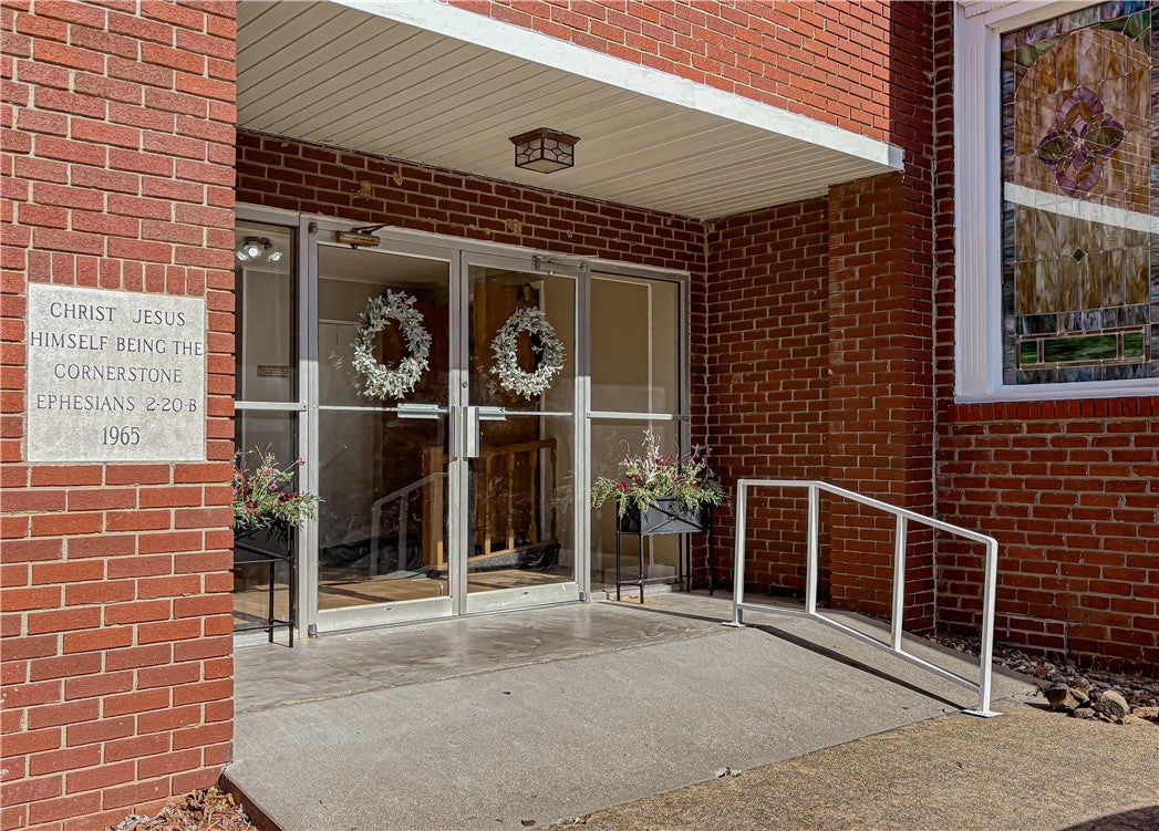 Berryville, Arkansas, 72616, United States, 3 Bedrooms Bedrooms, ,2 BathroomsBathrooms,Residential,For Sale,1994885