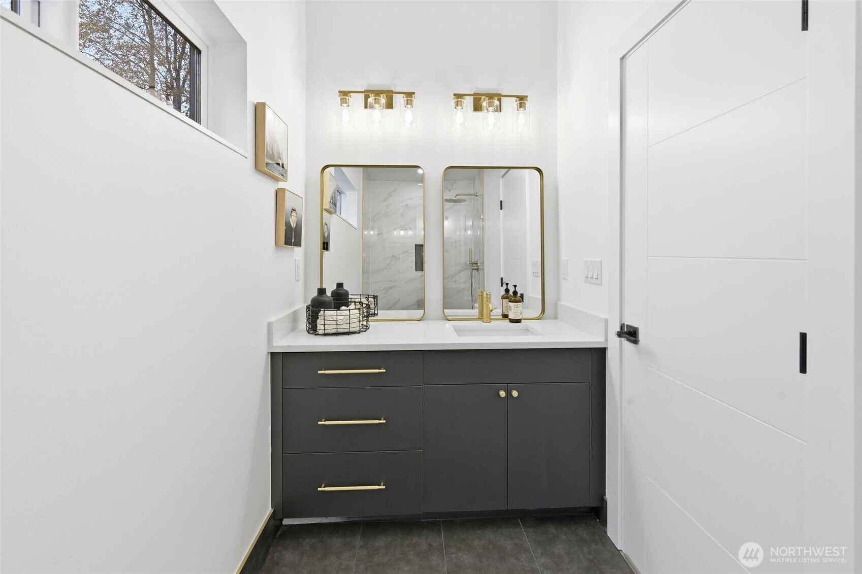 Seattle, Washington, 98133, United States, 3 Bedrooms Bedrooms, ,2 BathroomsBathrooms,Residential,For Sale,1992896