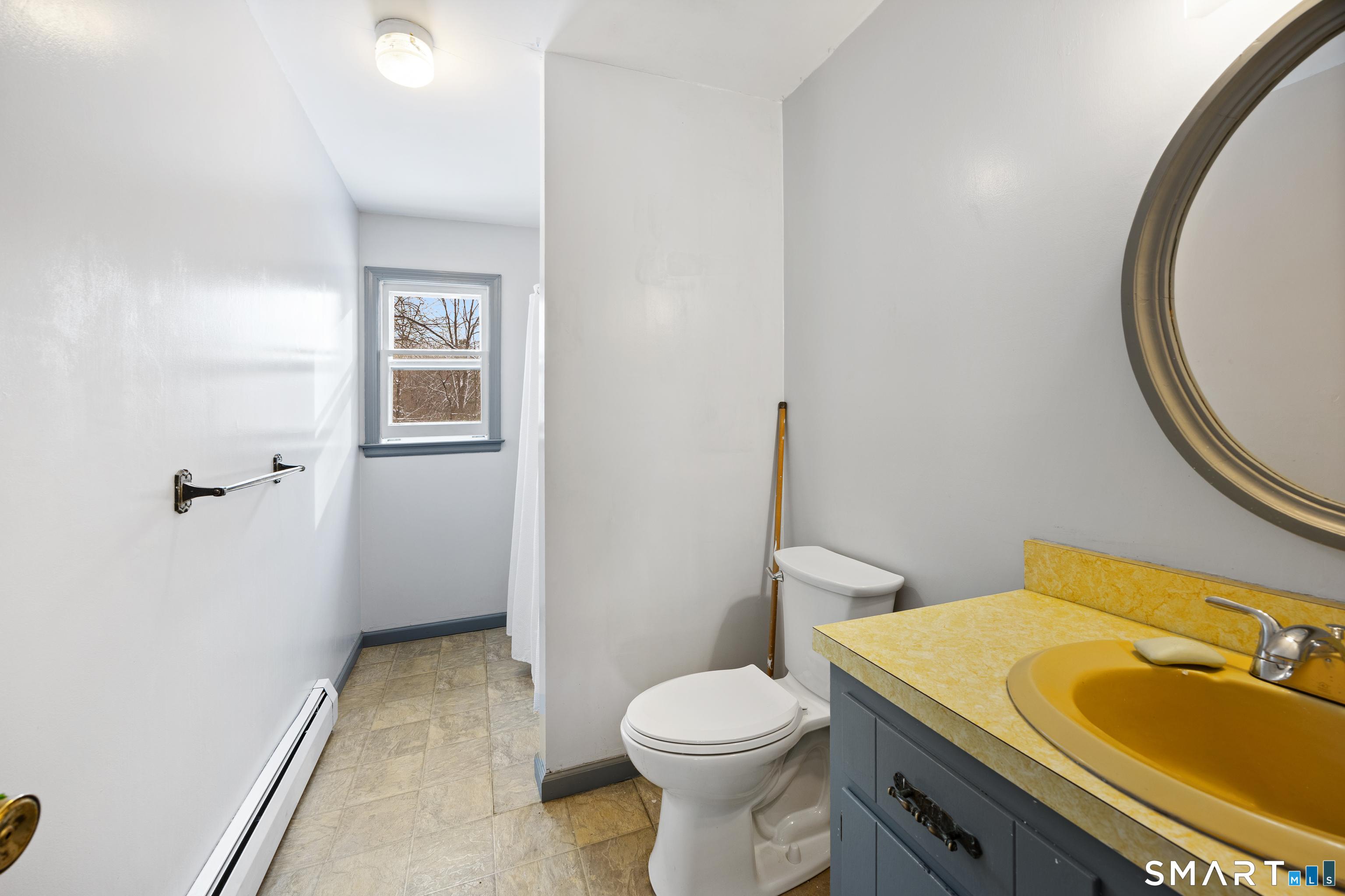 Southington, Connecticut, 06489, United States, 5 Bedrooms Bedrooms, ,3 BathroomsBathrooms,Residential,For Sale,2007439