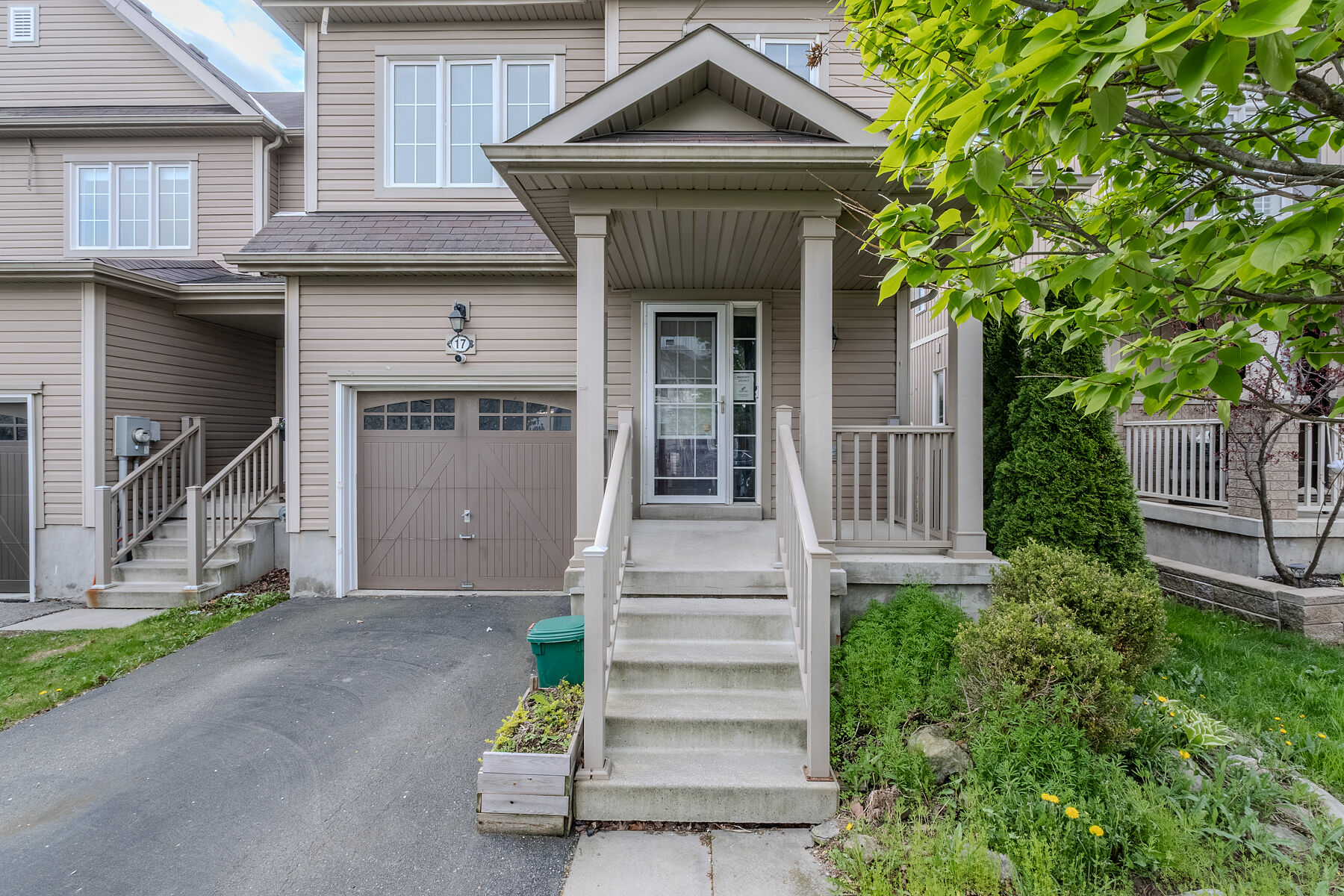  Home in Desirable West Brant - 物件實景