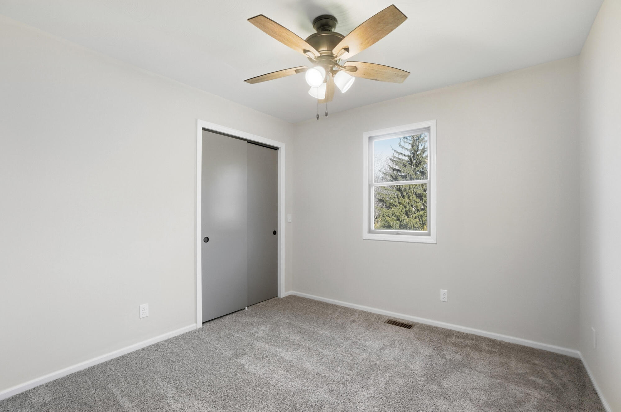 Springfield, Ohio, 45504, United States, 5 Bedrooms Bedrooms, ,3 BathroomsBathrooms,Residential,For Sale,1998267