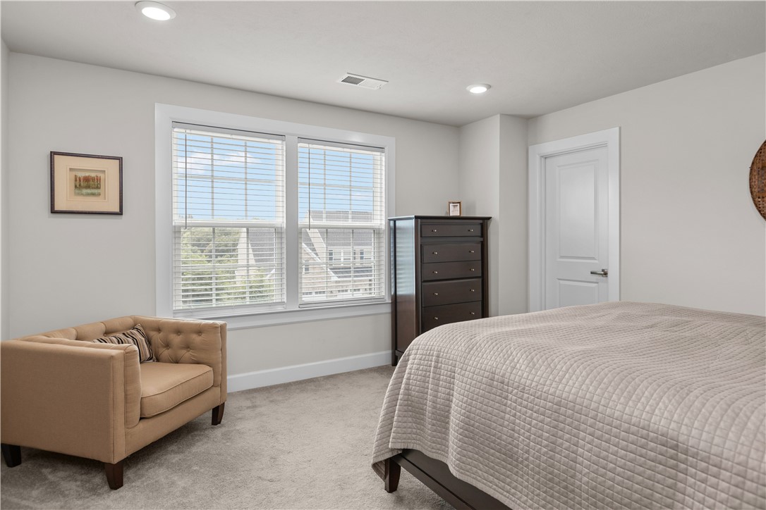 Robinson Twp, Pennsylvania, 15136, United States, 5 Bedrooms Bedrooms, ,4 BathroomsBathrooms,Residential,For Sale,1906122