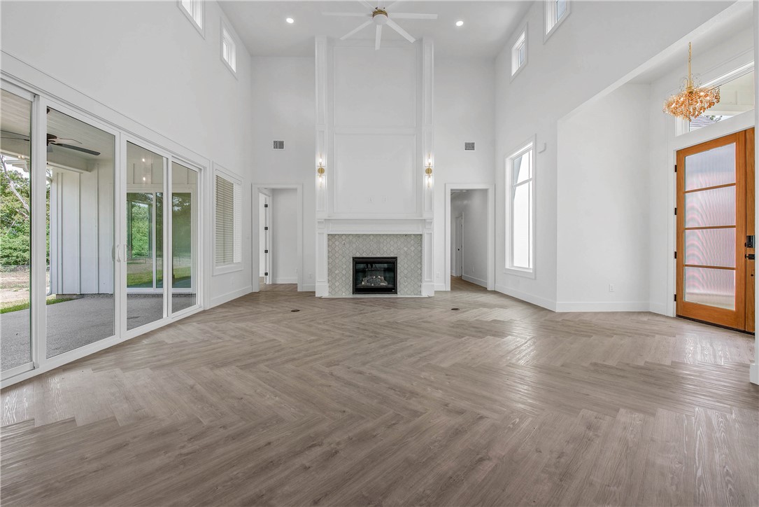 Franklin, Texas, 77856, United States, 4 Bedrooms Bedrooms, ,4 BathroomsBathrooms,Residential,For Sale,1920948