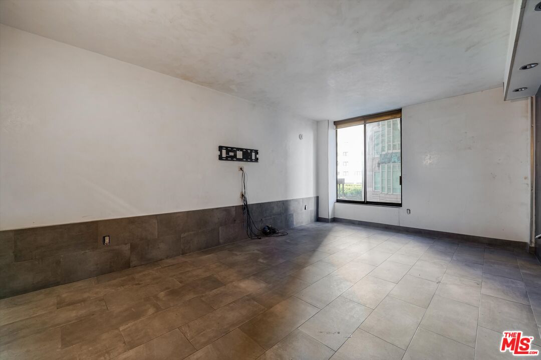Los Angeles, California, 90024, United States, 2 Bedrooms Bedrooms, ,1 BathroomBathrooms,Residential,For Sale,1939322