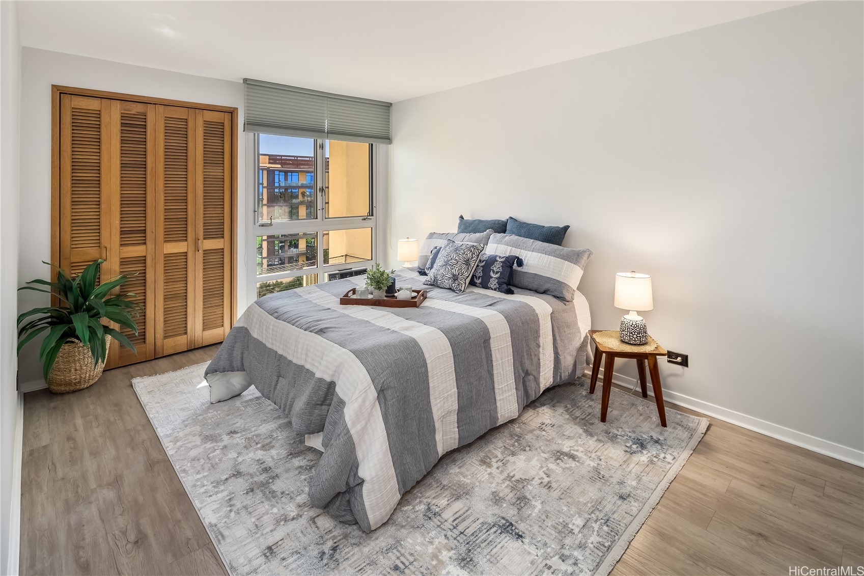 Honolulu, Hawaii, 96814, United States, 2 Bedrooms Bedrooms, ,2 BathroomsBathrooms,Residential,For Sale,1991351