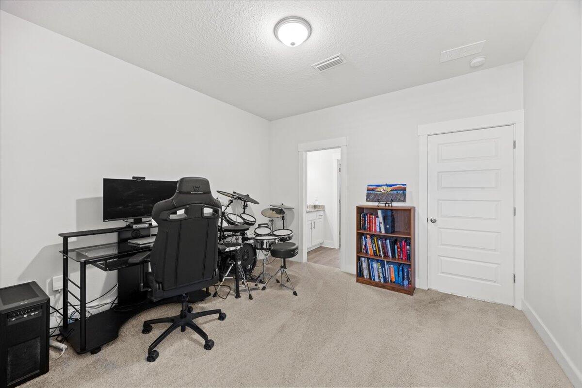 Gulf Breeze, Florida, 32563, United States, 4 Bedrooms Bedrooms, ,3 BathroomsBathrooms,Residential,For Sale,1933407