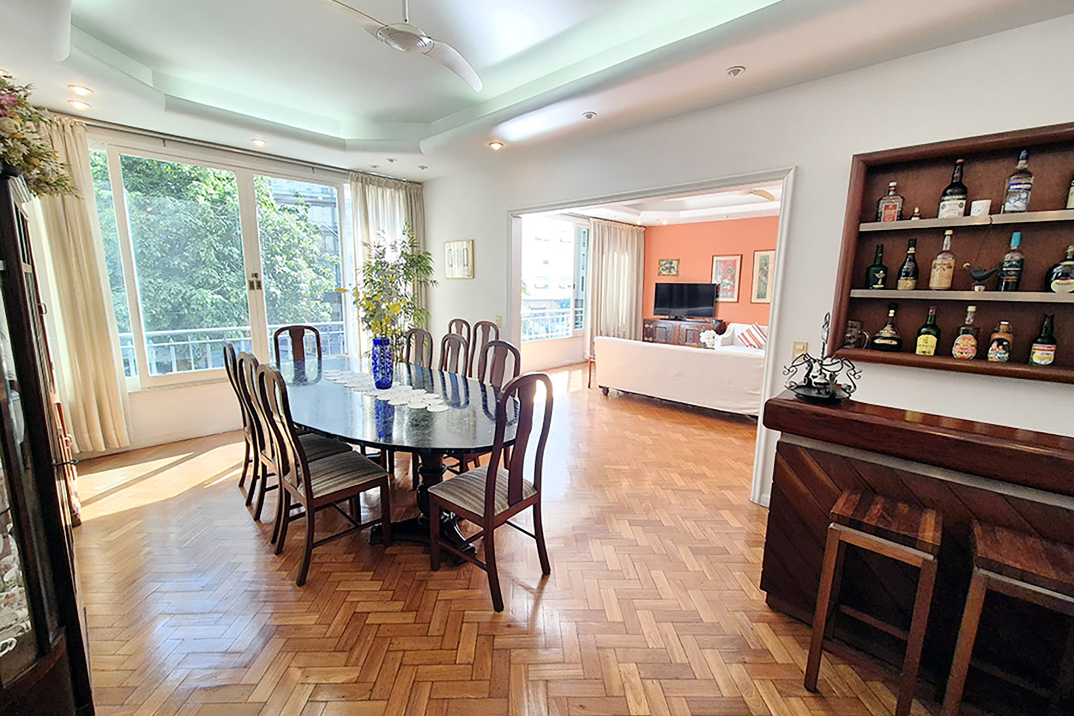  Apartment with a Generous Floor Plan on Praça Eugênio Jardim - 物件實景