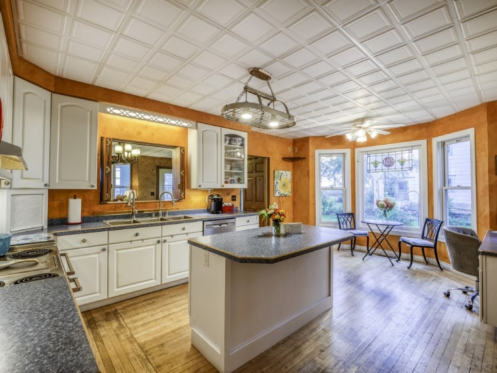 Bemidji, Minnesota, 56601, United States, 6 Bedrooms Bedrooms, ,2 BathroomsBathrooms,Residential,For Sale,2000102