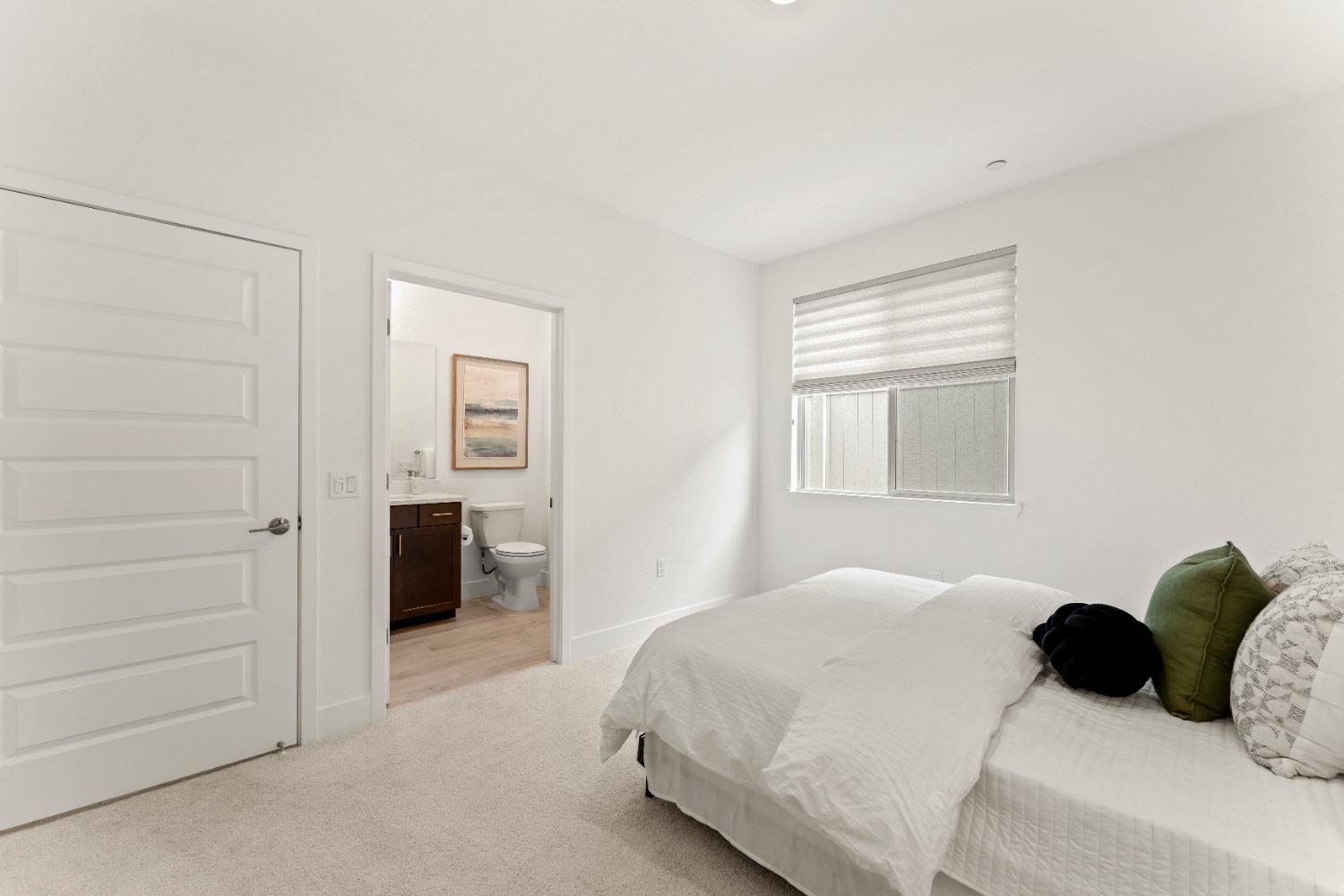 El Dorado Hills, California, 95762, United States, 2 Bedrooms Bedrooms, ,3 BathroomsBathrooms,Residential,For Sale,1787818