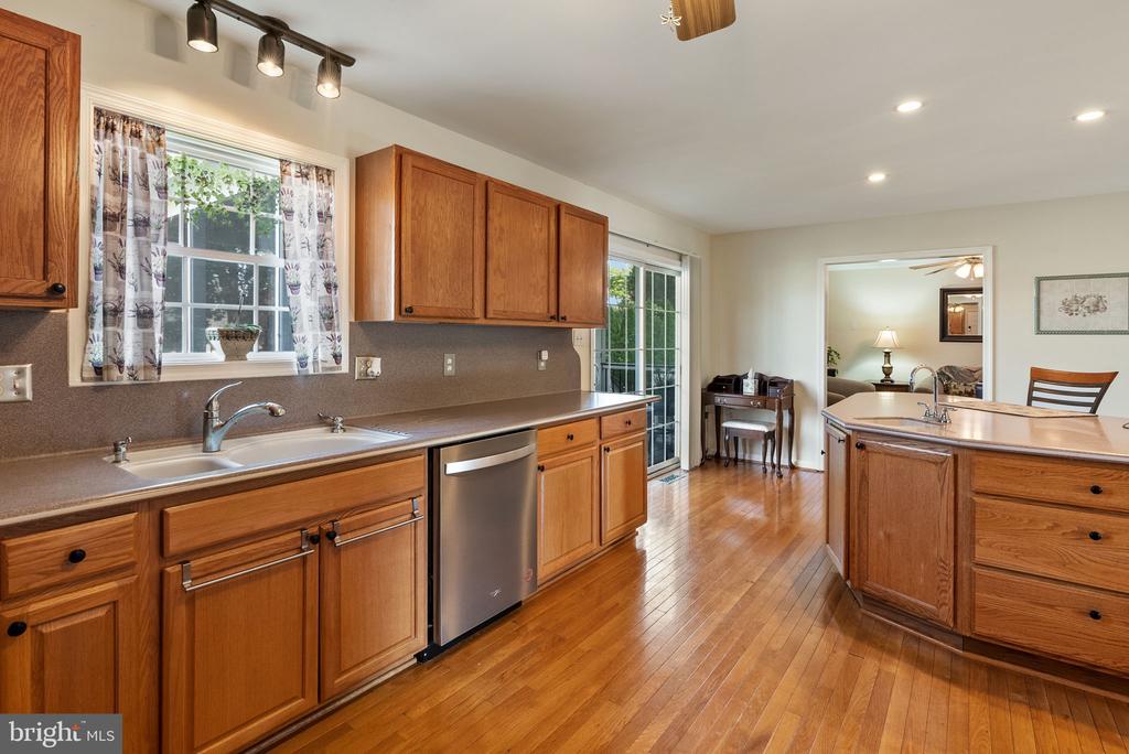 Winchester, Virginia, 22601, United States, 3 Bedrooms Bedrooms, ,3 BathroomsBathrooms,Residential,For Sale,1906316