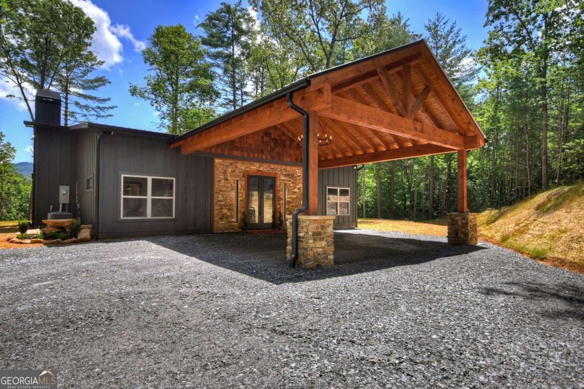 Mineral Bluff, Georgia, 30559, United States, 3 Bedrooms Bedrooms, ,3 BathroomsBathrooms,Residential,For Sale,1877867