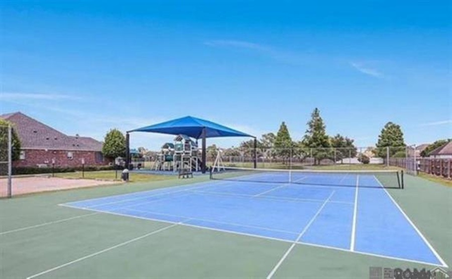 Baton Rouge, Louisiana, 70810, United States, 3 Bedrooms Bedrooms, ,3 BathroomsBathrooms,Residential,For Sale,1989243