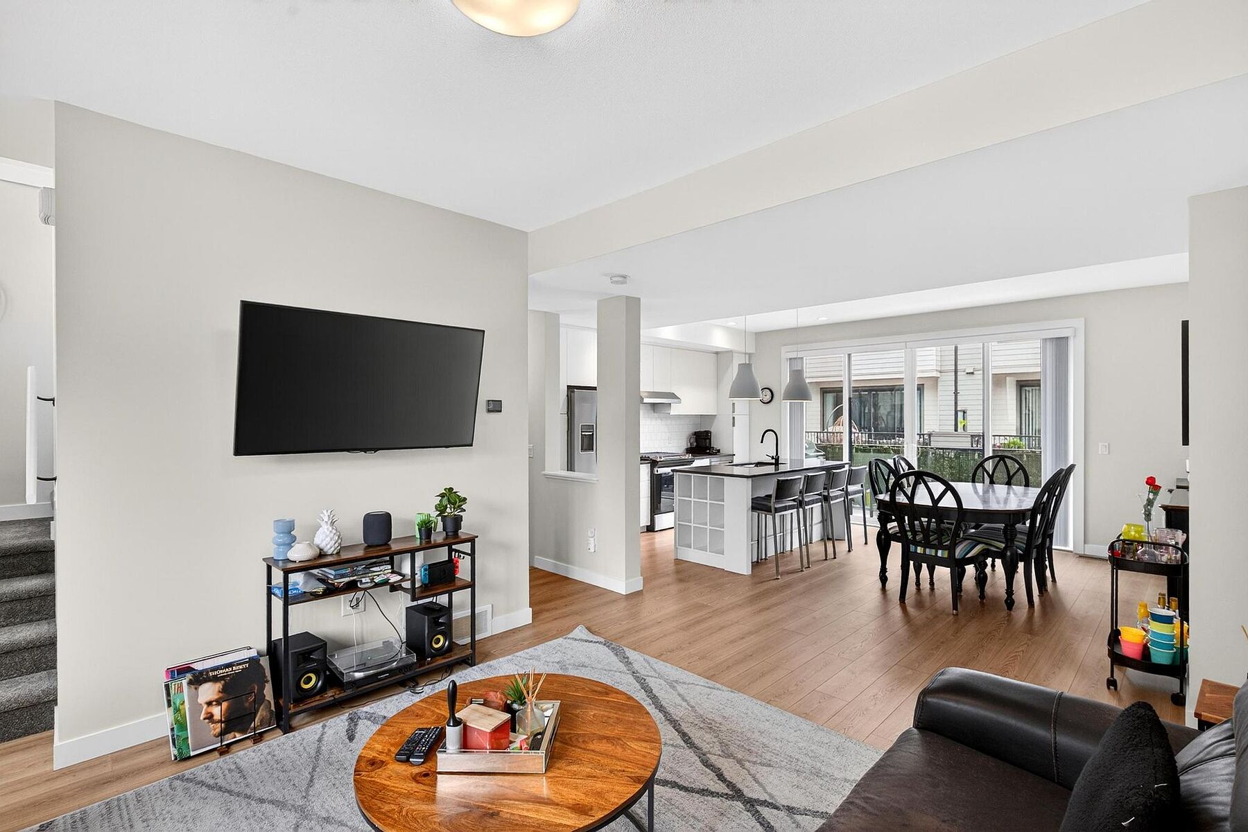  Modern Elegance in Glenmore - 物件實景