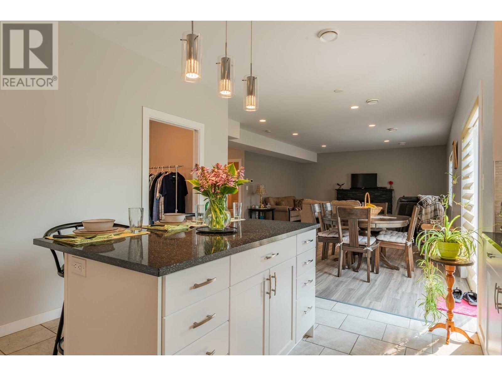 CASTLEGAR, British Columbia, V1N 4X8, CA, 4 Bedrooms Bedrooms, ,2 BathroomsBathrooms,Residential,For Sale,1839232