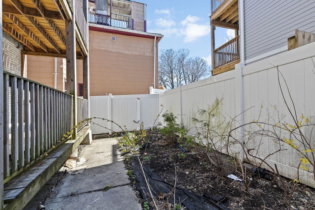 Boston, Massachusetts, 02121, United States, 11 Bedrooms Bedrooms, ,3 BathroomsBathrooms,Residential,For Sale,1998494