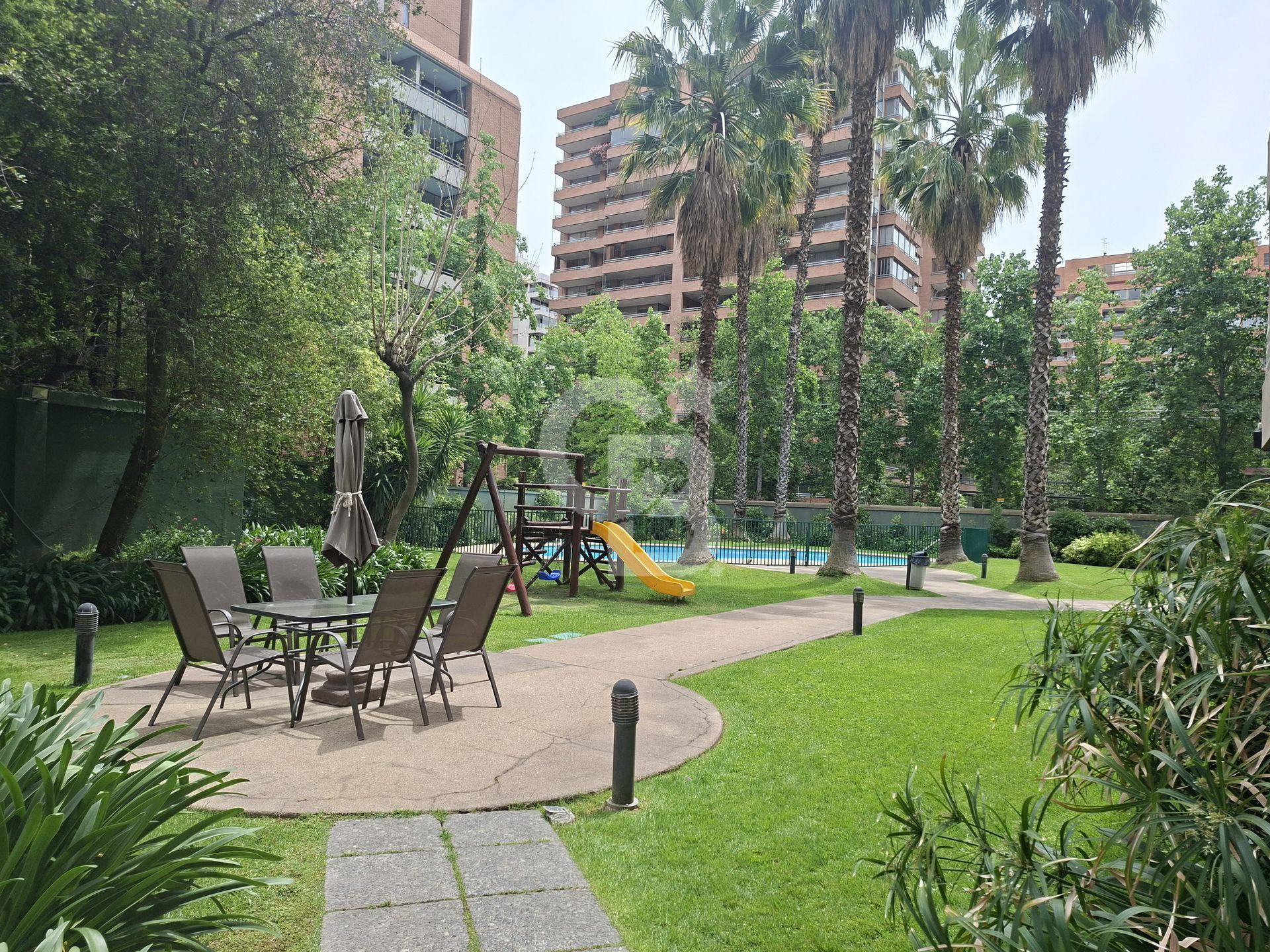 Las Condes, Chile, 4 Bedrooms Bedrooms, ,3 BathroomsBathrooms,Residential,For Sale,1998532